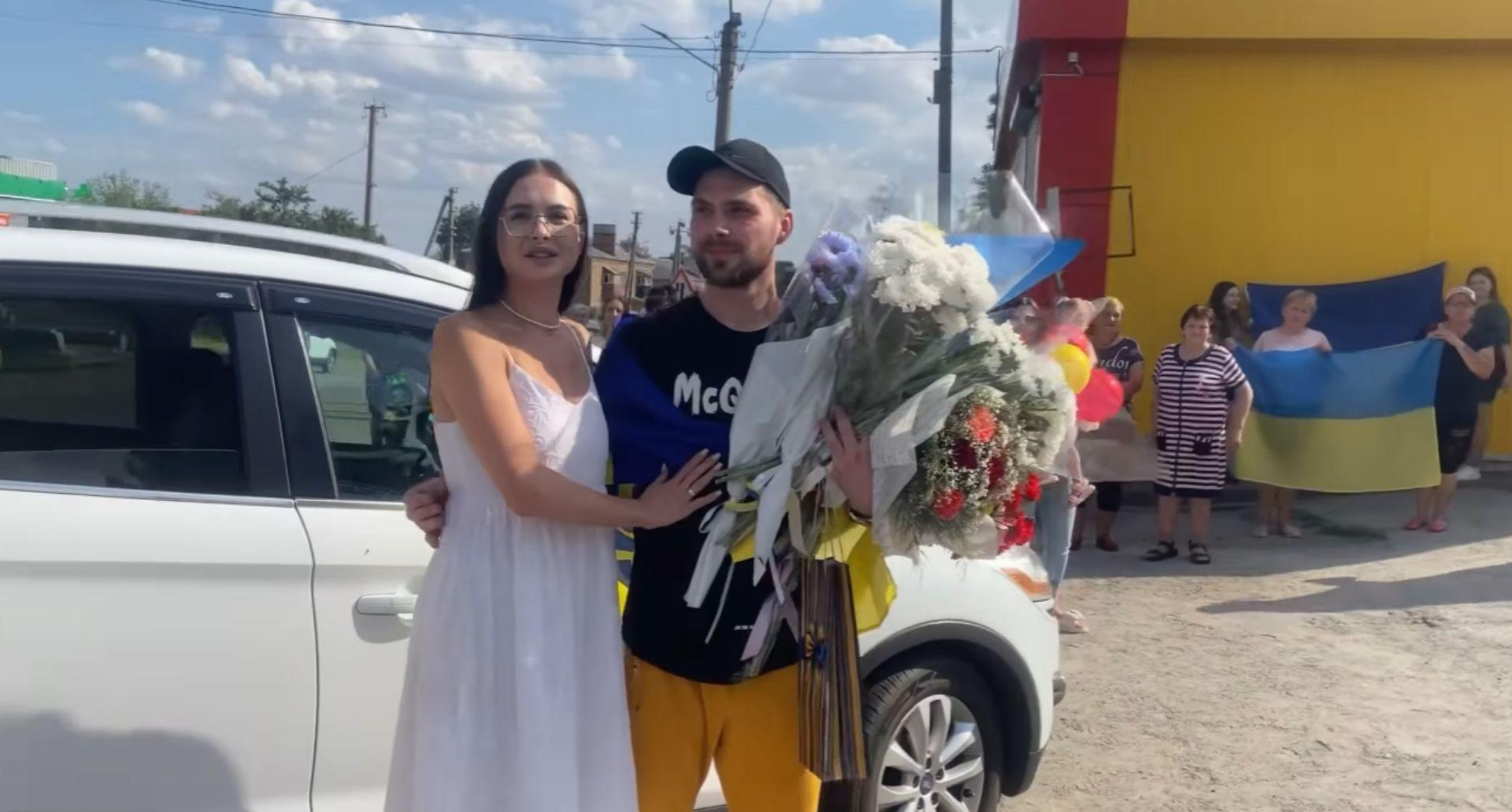 Двох захисників, які повернулися з полону, зустріли у громадах на Кіровоградщині