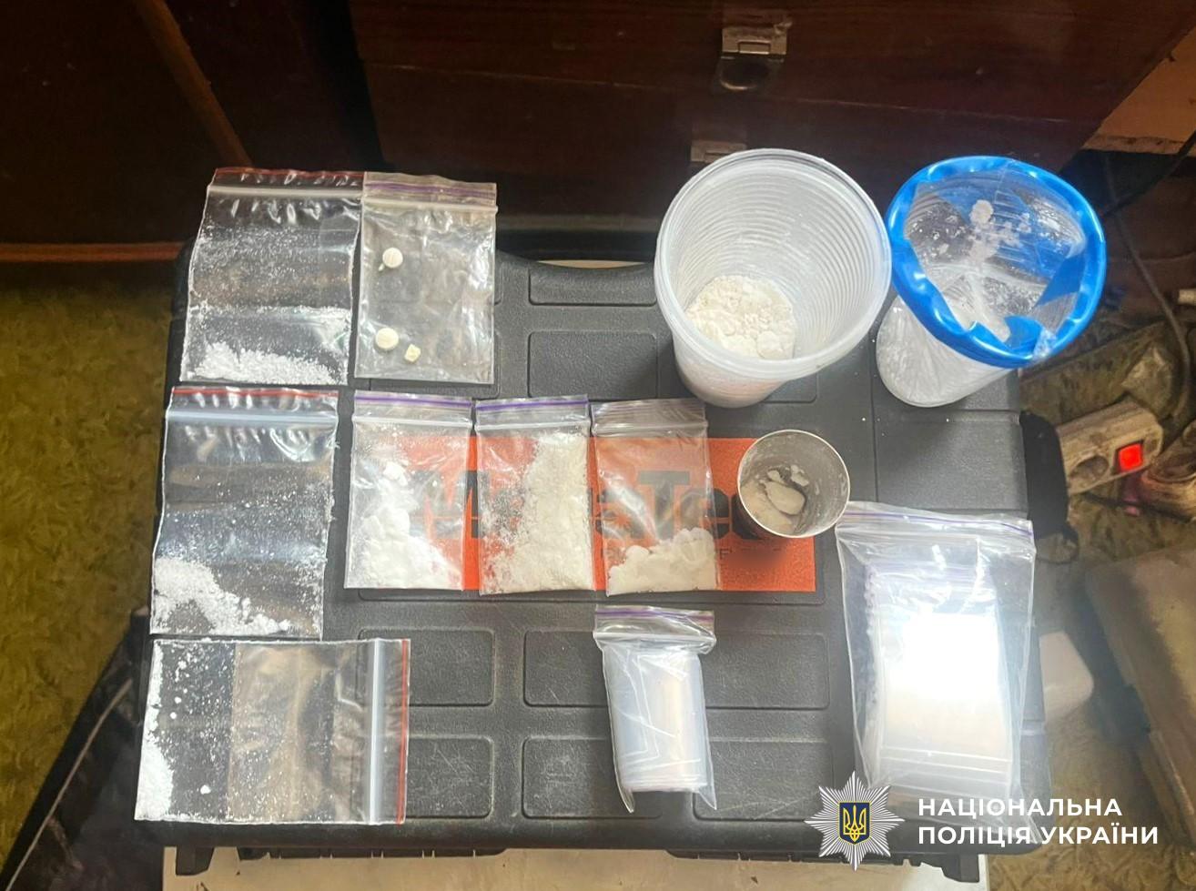 Чотирьох жителів з Кіровоградщини підозрюють у постачанні наркотиків до в’язниці