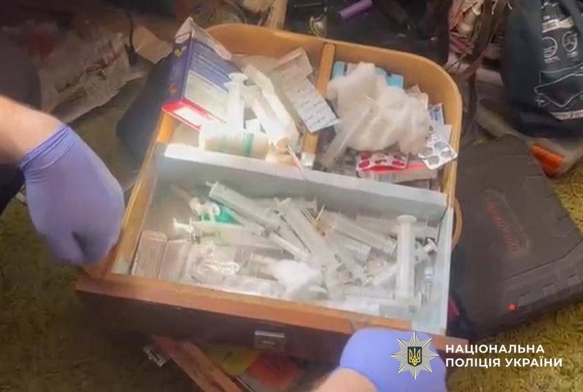 Чотирьох жителів з Кіровоградщини підозрюють у постачанні наркотиків до в’язниці