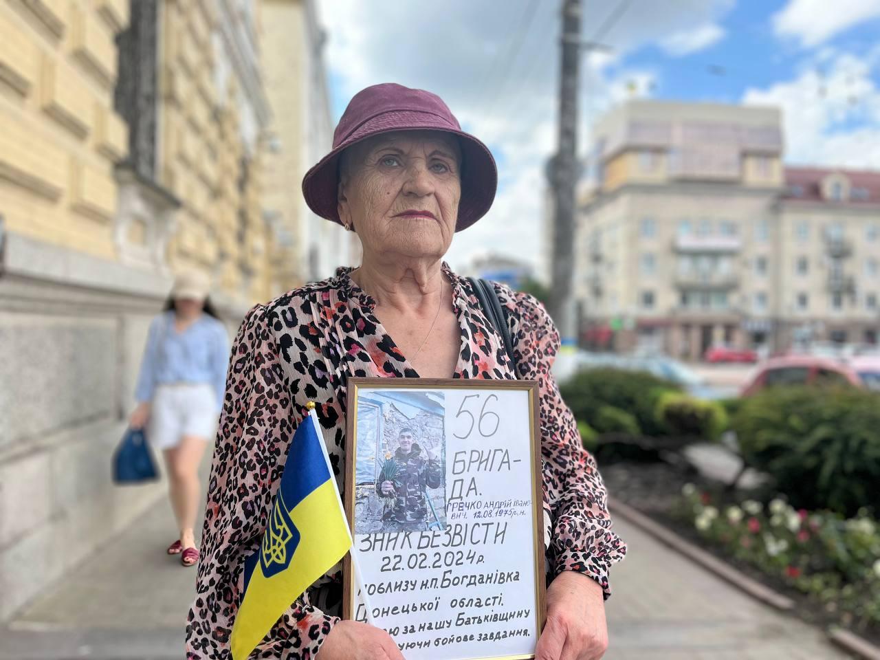 Щотижнева акція "Не мoвчи! Пoлoн вбиває!" відбулася у Кропивницькому