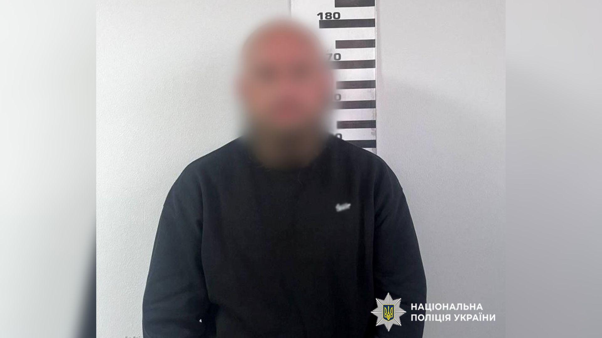 Підозрюють у підпалі дверей на замовлення російських спецслужб: у Києві затримали чоловіка з Кіровоградщини
