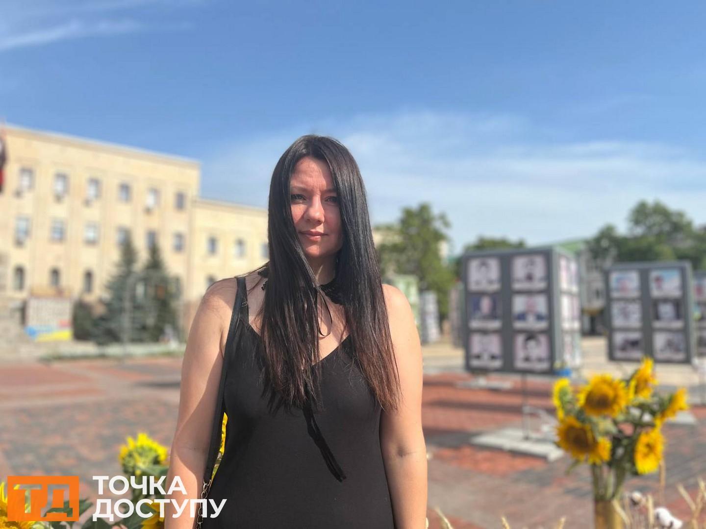 У Кропивницькому встановили інсталяцію пам’яті загиблих у полоні українців