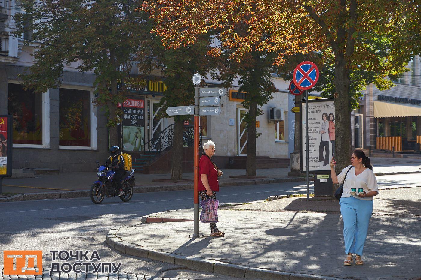 Фотосерія передає настрій ранку в Кропивницькому — чистоту, тишу й очікування.