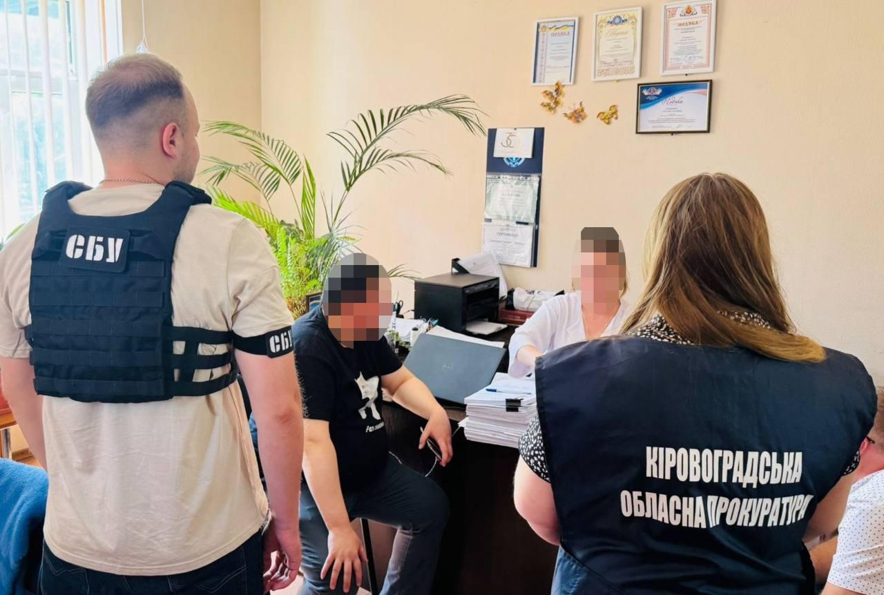 збитки на незаконному видобутку піску: депутату з Кіровоградщини оголосили підозру