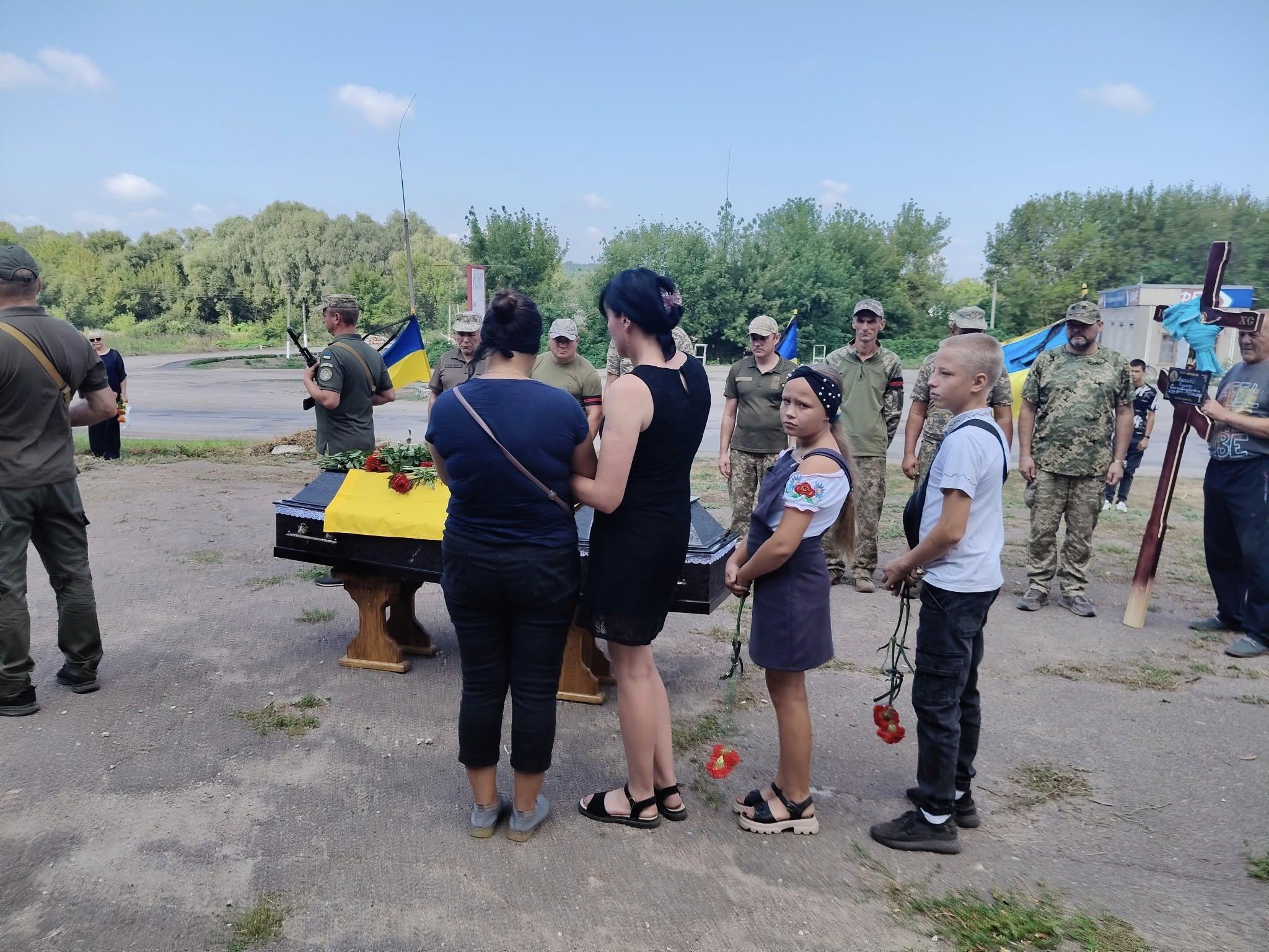 З військовим Едуардом Ананком попрощалися у громаді на Кіровоградщині