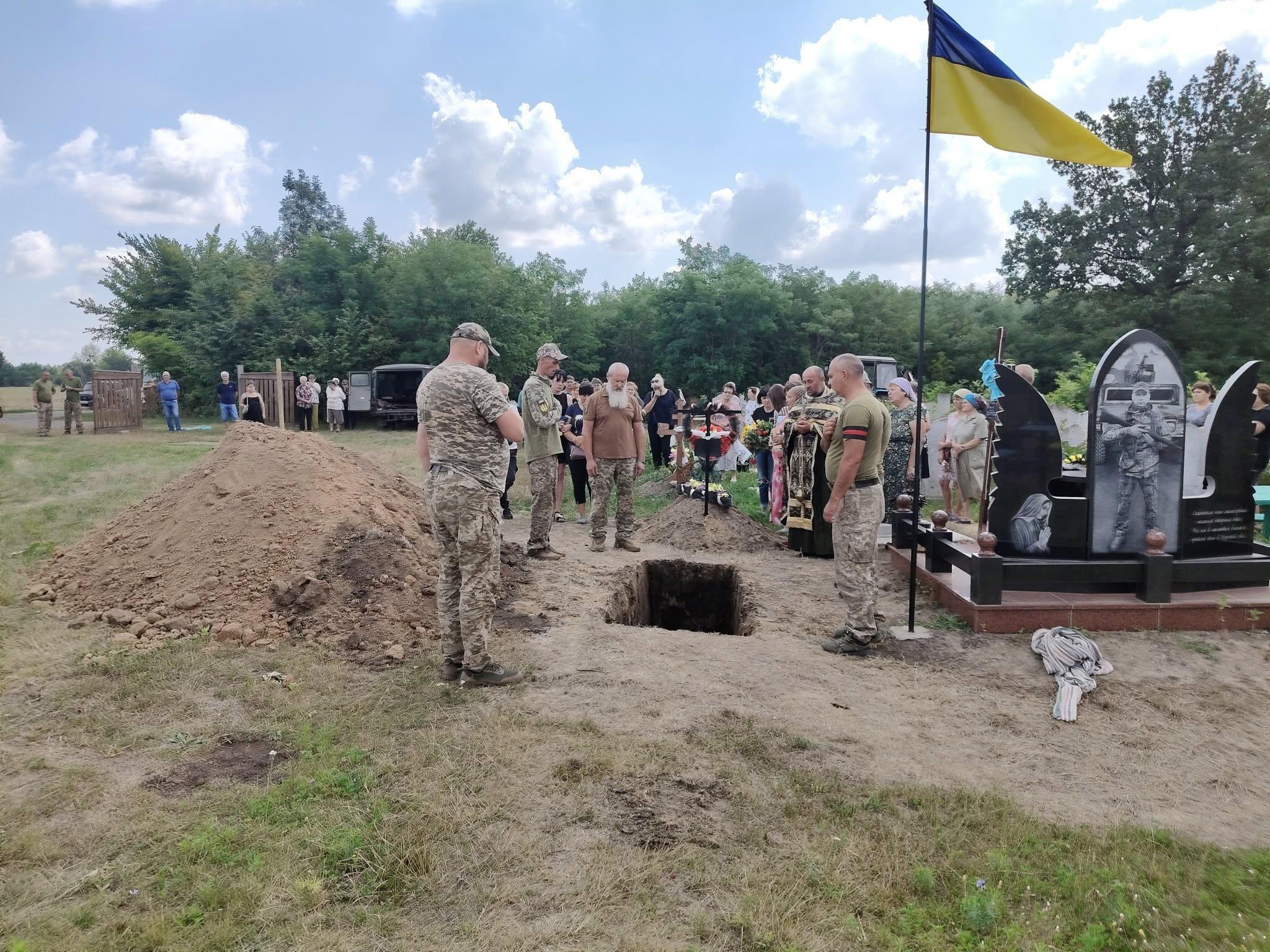 З військовим Едуардом Ананком попрощалися у громаді на Кіровоградщині