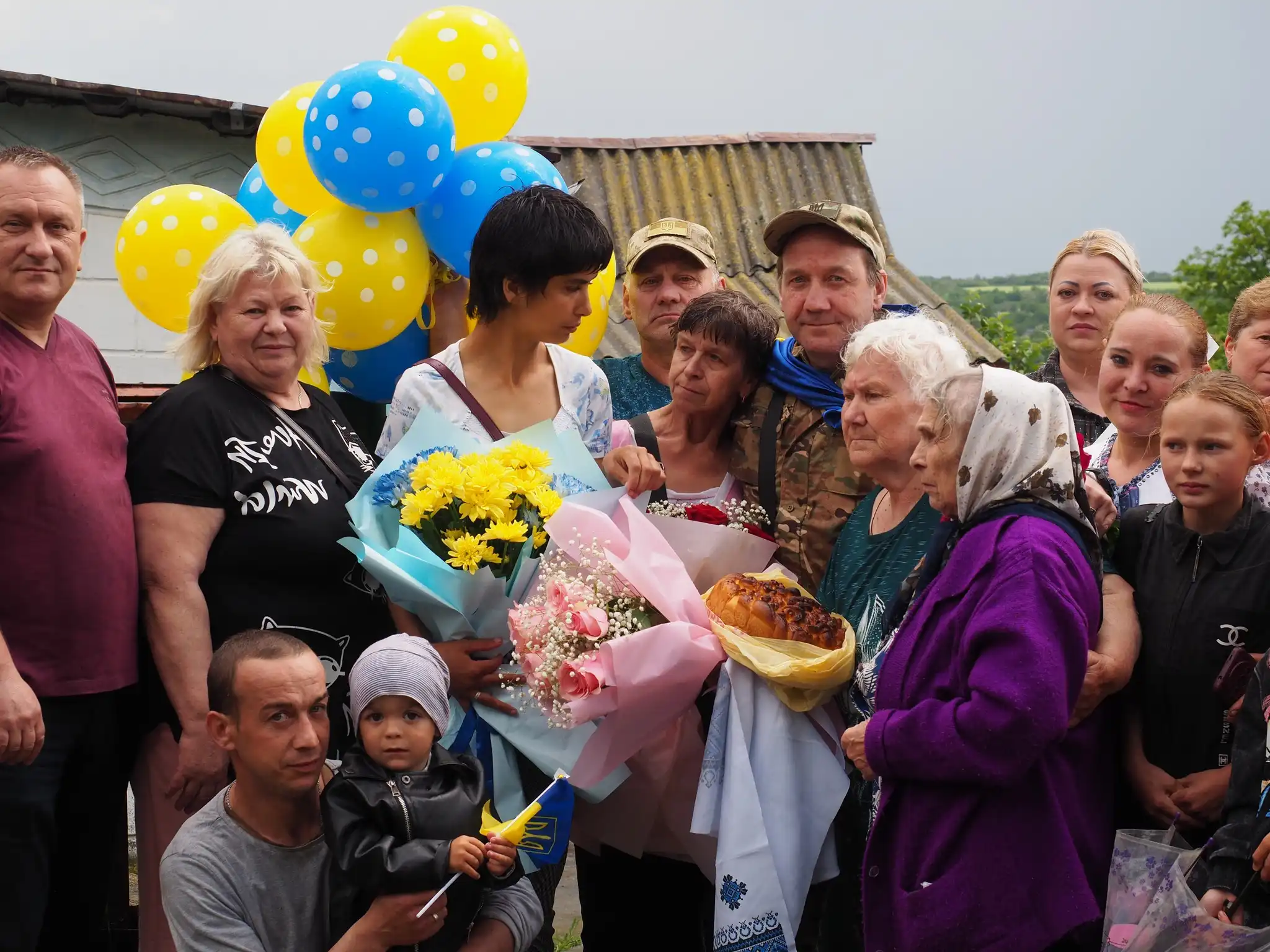 Звільненого з полону воїна Станіслава Паршегубу зустріли на Кіровоградщині