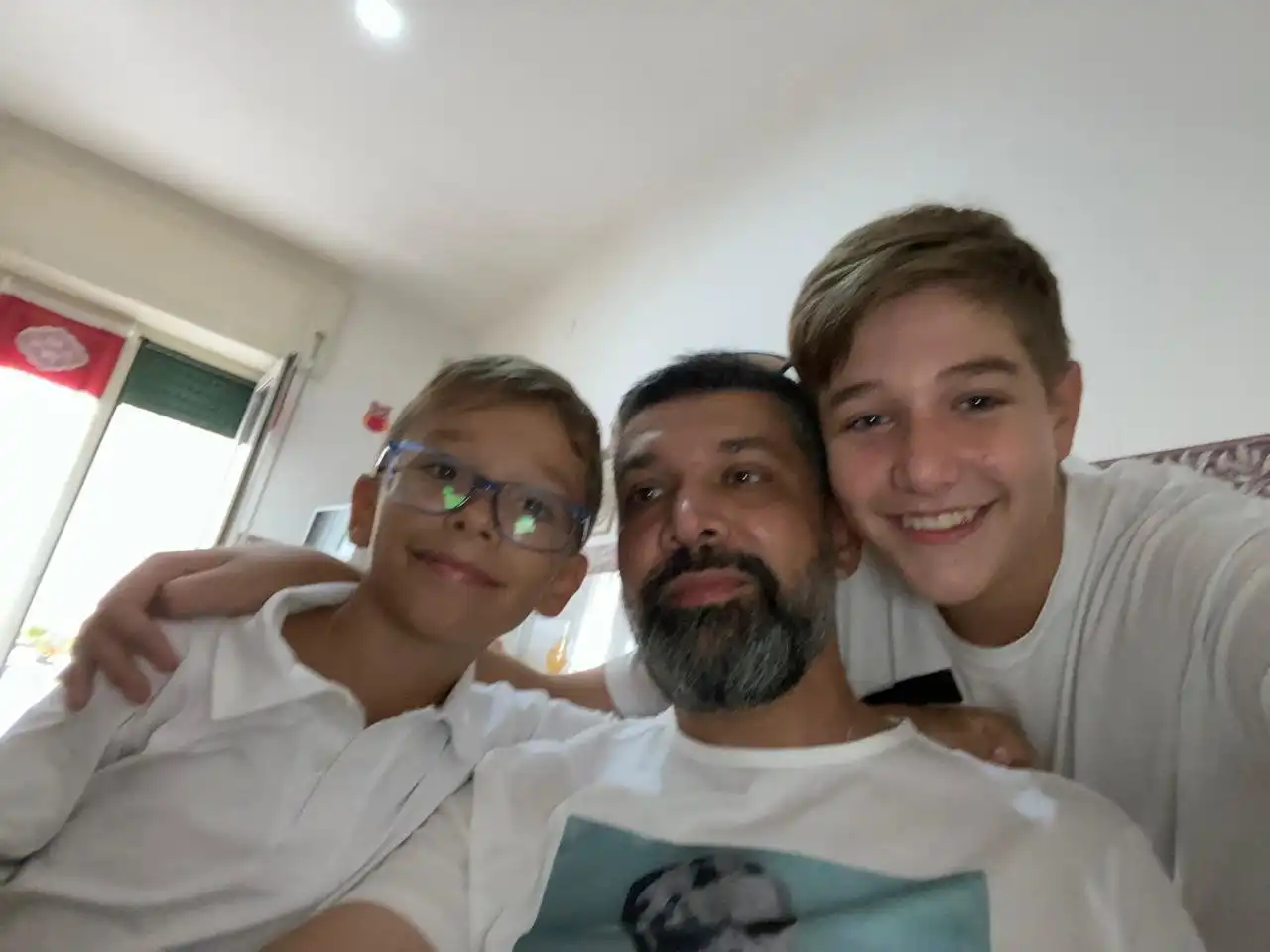 захисник з синами