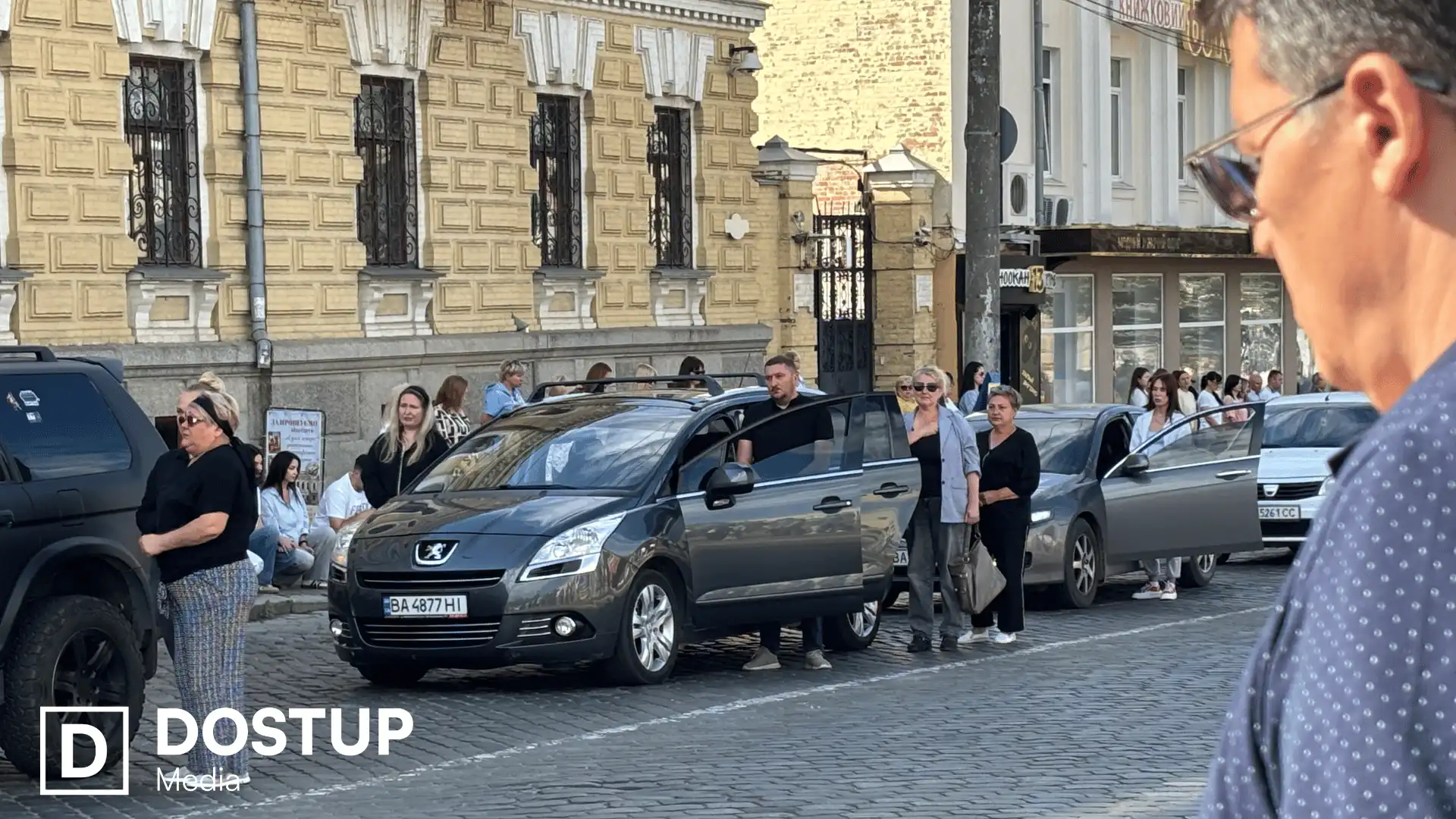 Хвилина мовчання на прощанні у Кропивницькому