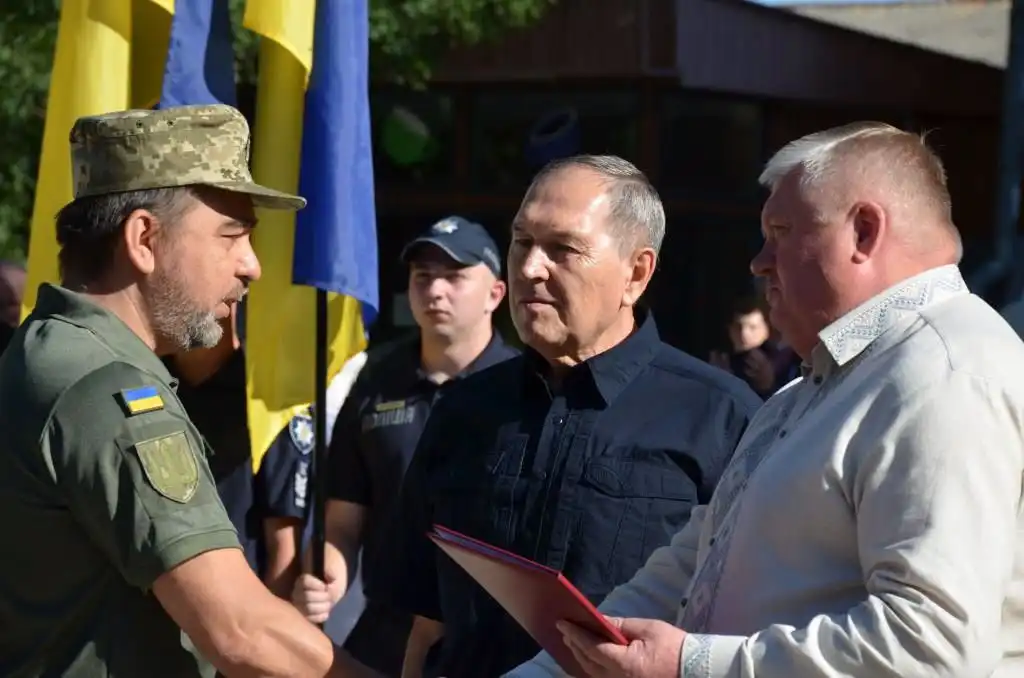 З покладанням квітів і врученням нагород: у Кропивницькому відбулися заходи до Дня Незалежності України