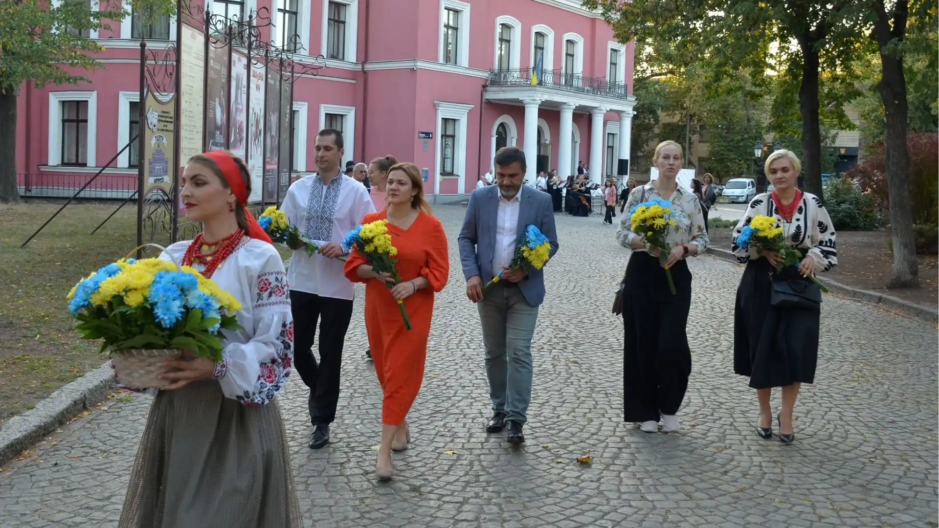 На Кіровоградщині стартував 55 театральний фестиваль “Вересневі самоцвіти”