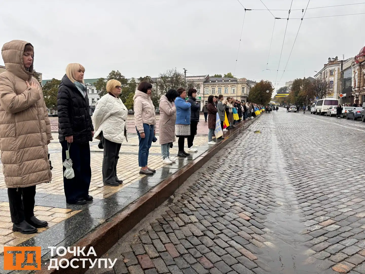 Із Сергієм Івановим та Андрієм Зелінським попрощалися у Кропивницькому: в центрі зупинився траурний кортеж
