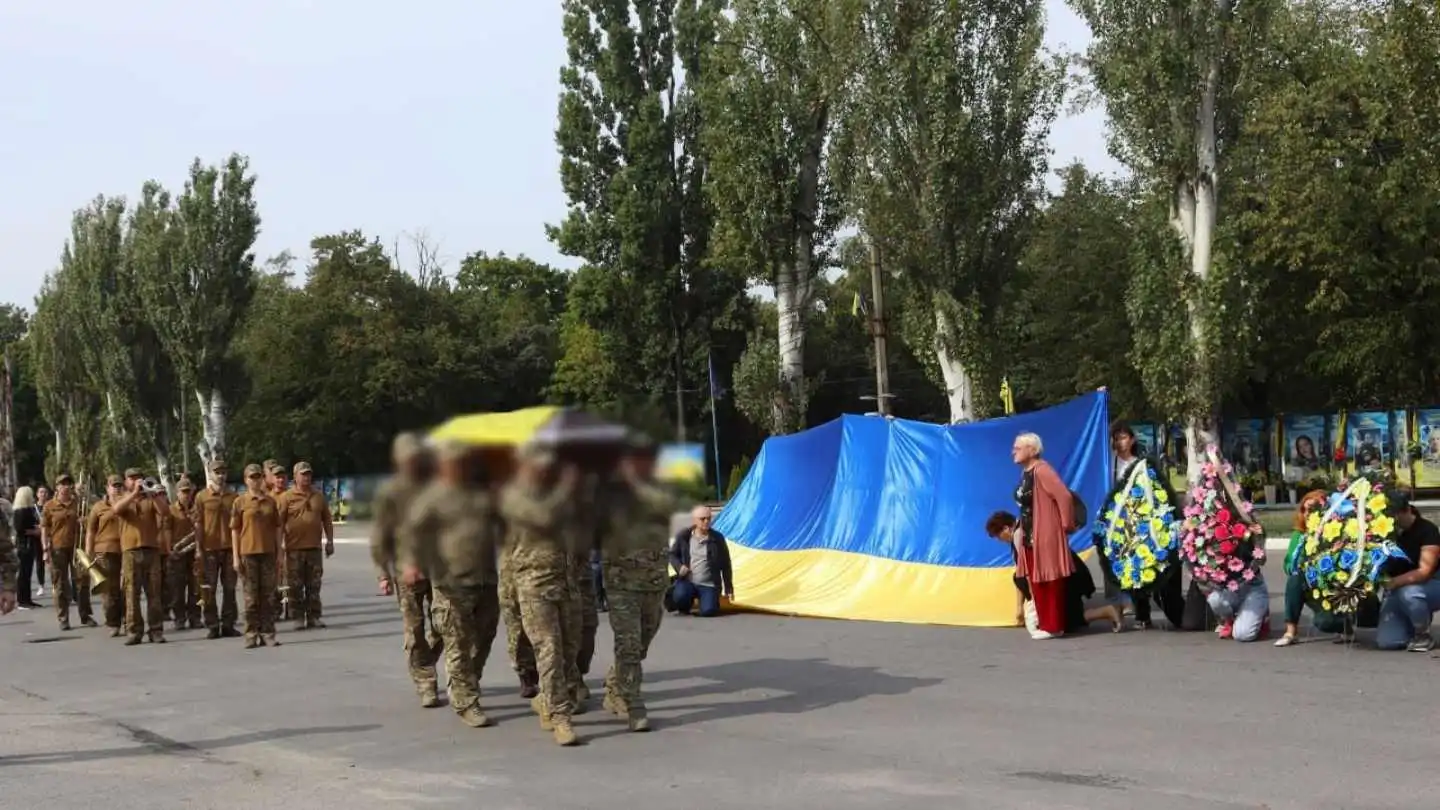 Загинув на Покровському напрямку:  у Світловодську попрощалися з військовим Андрієм Макеєм