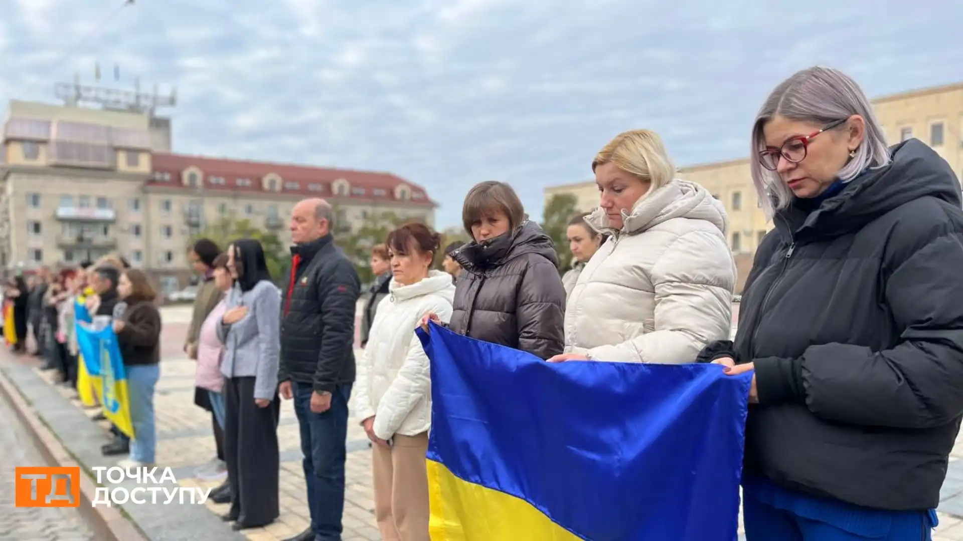 У Кропивницькому прощалися з Віталієм Пoпoвичем та Михайлом Бандурком: містом проїхав траурний кортеж