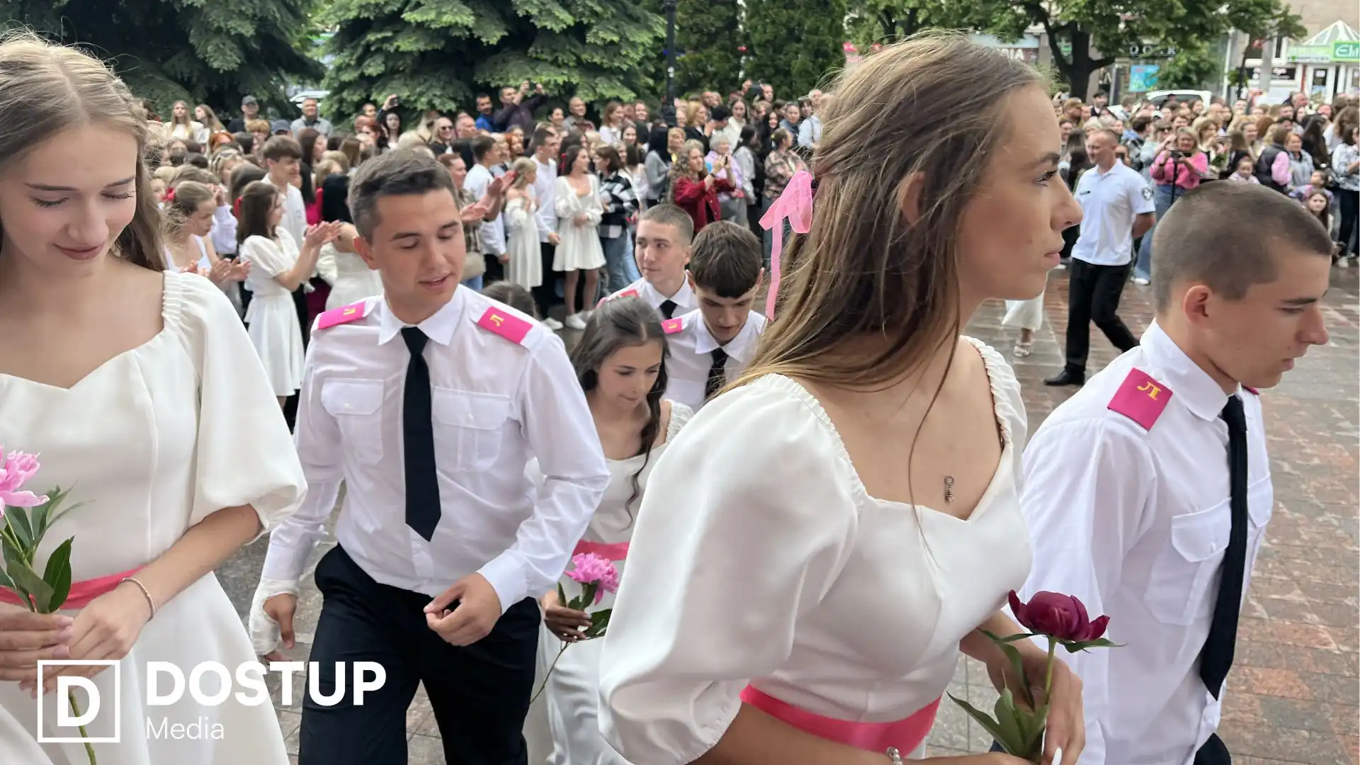 Фестиваль випускних вальсів відбувся у Кропивницькому (ФОТО)