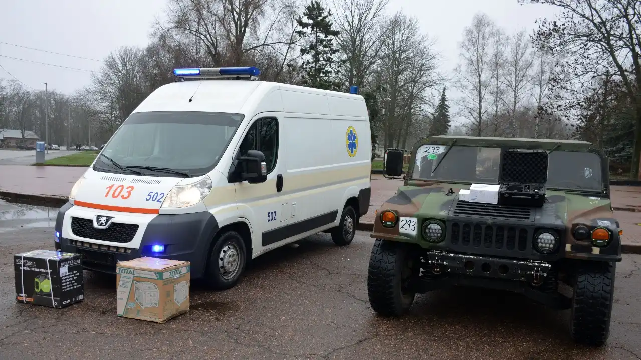 Юрій Дрозд передав військовим авто Хаммер