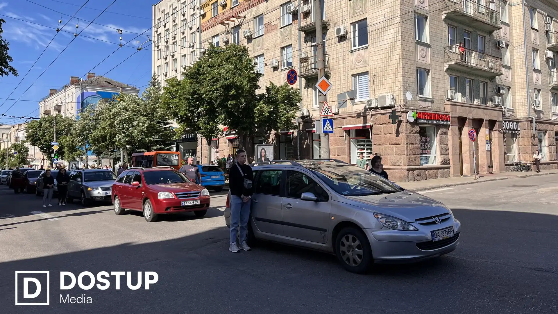 У Кропивницькому попрощалися з чотирма захисниками: містом проїхав траурний кортеж