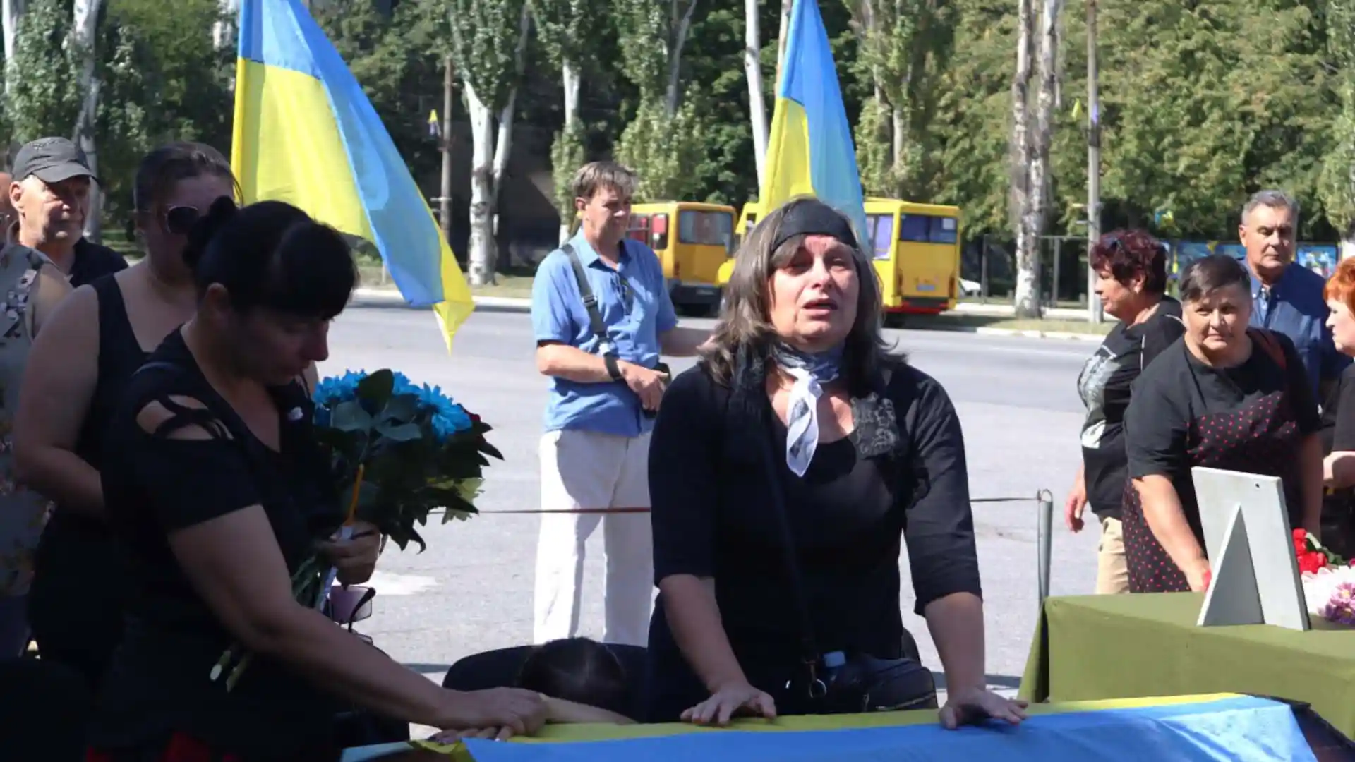 Майже два роки вважався безвісти зниклим: у Світловодську попрощалися із воїном Андрієм Карабо 