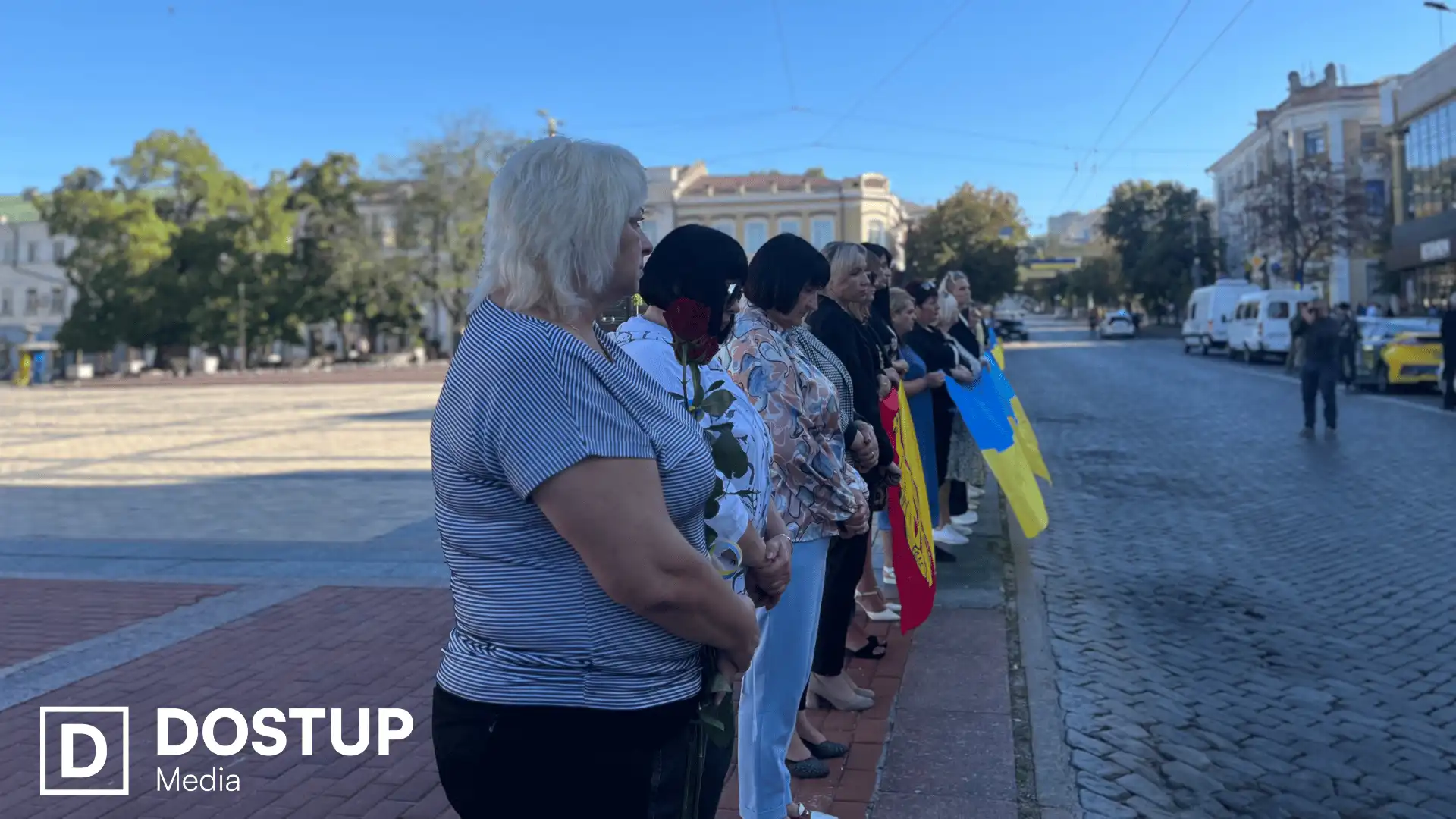 Попрощалися з трьома захисниками у Кропивницькому: містом проїхав траурний кортеж