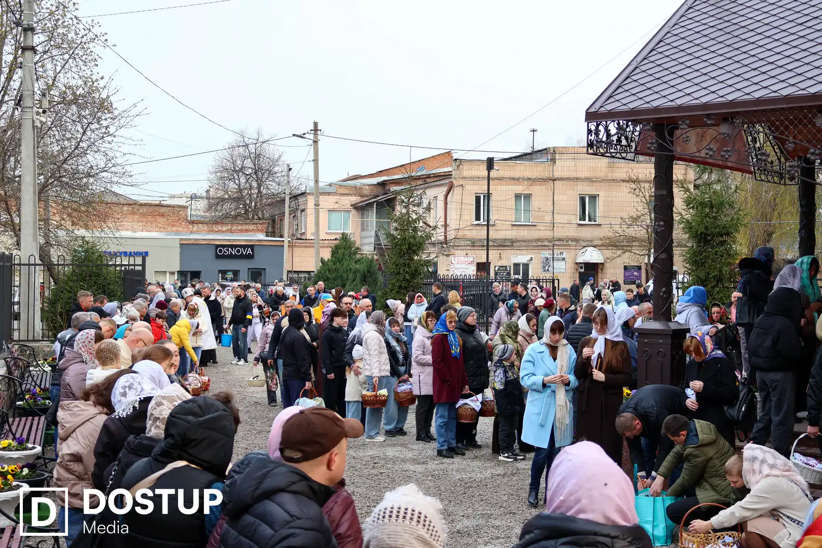 У Кропивницькому освячують великодні кошики (ФОТОРЕПОРТАЖ)