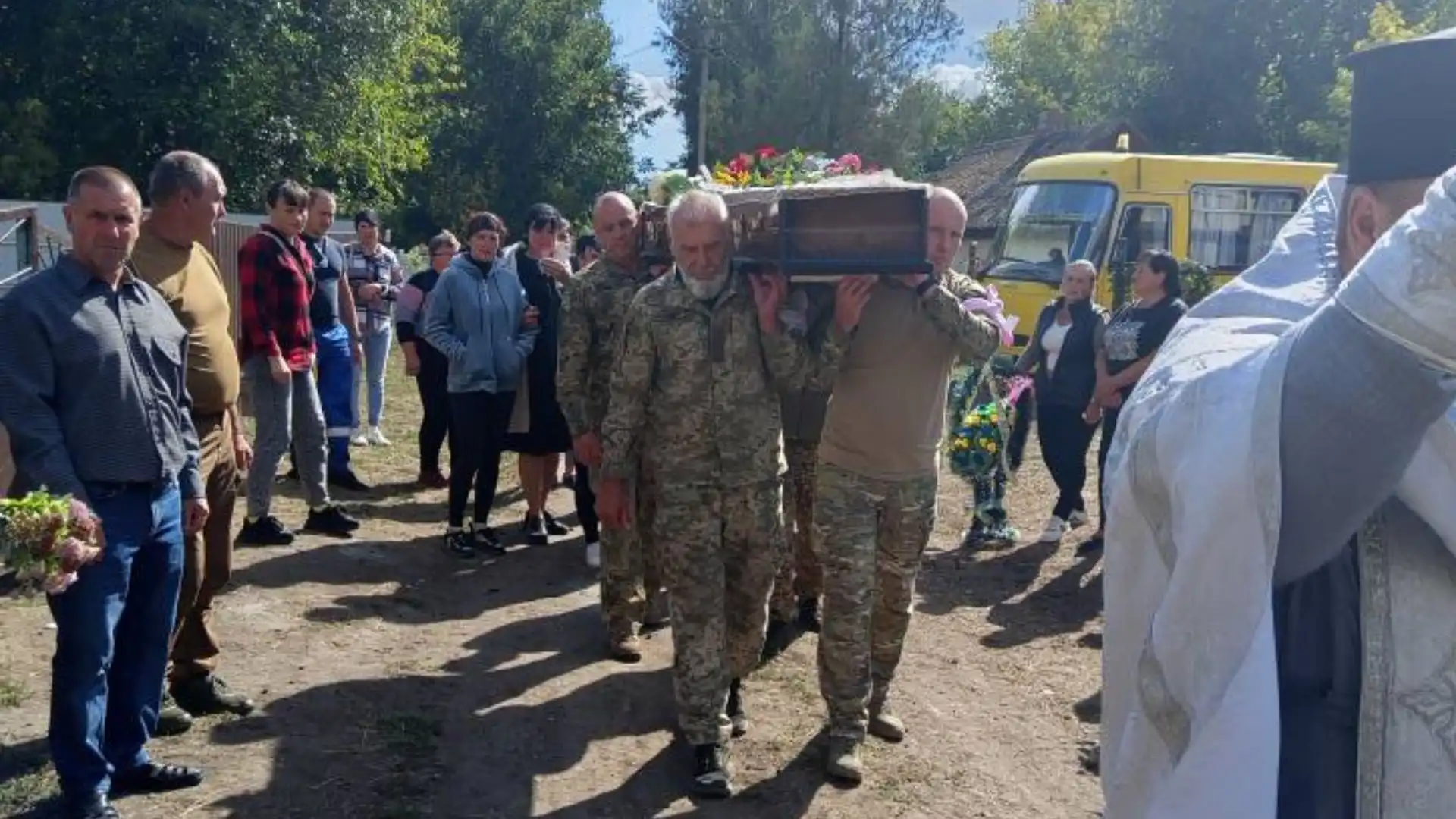 Із загиблим воїном Яном Лапшіном попрощалися у Долинській громаді