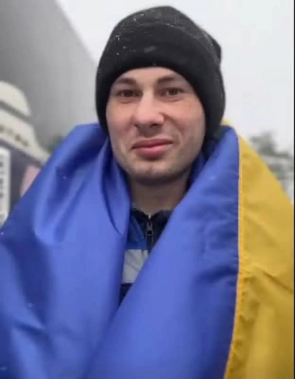 звільнений з полону військовий Віктор Бережнов повернувся додому у Гайворонську громаду