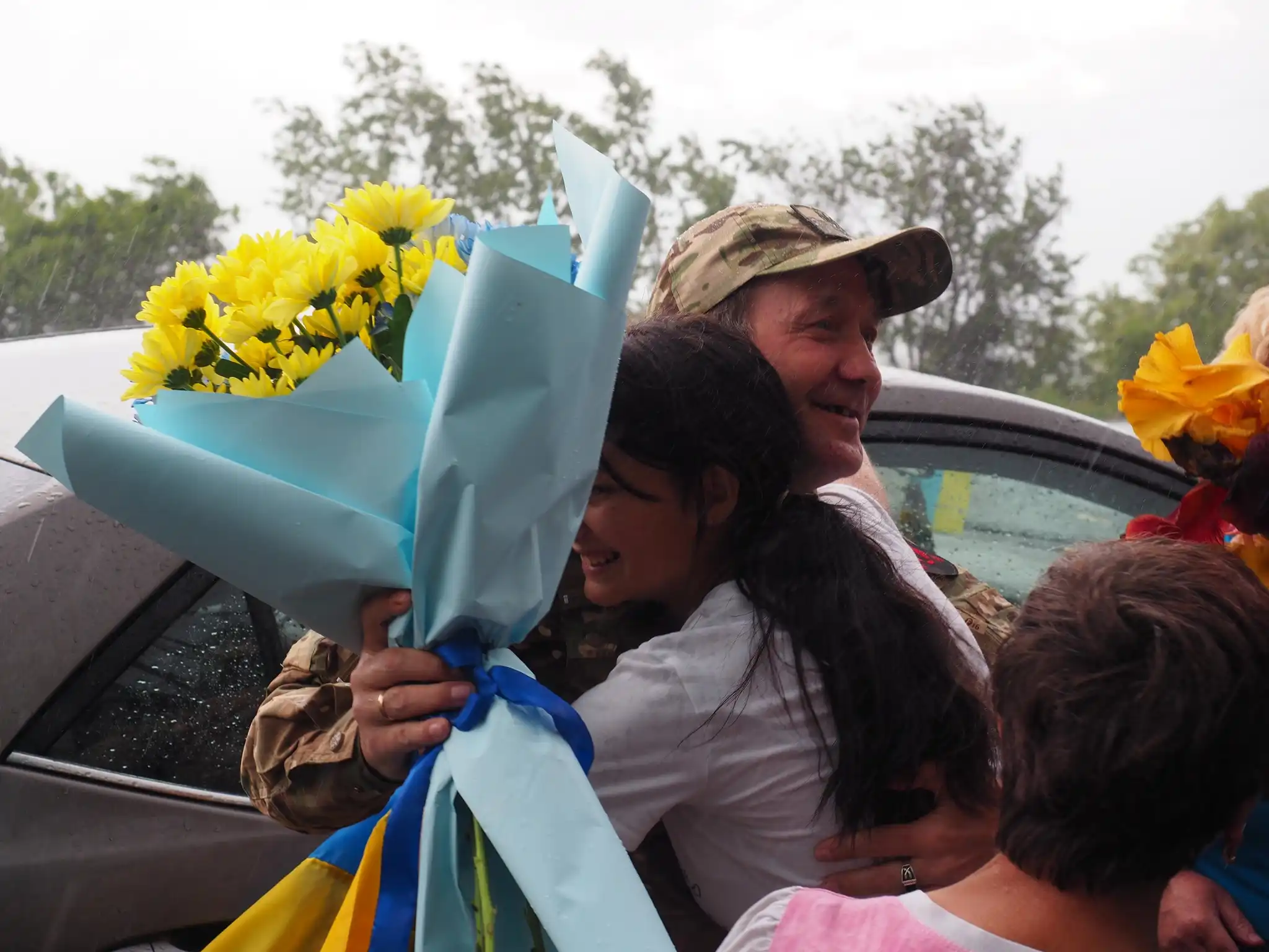 Звільненого з полону воїна Станіслава Паршегубу зустріли на Кіровоградщині