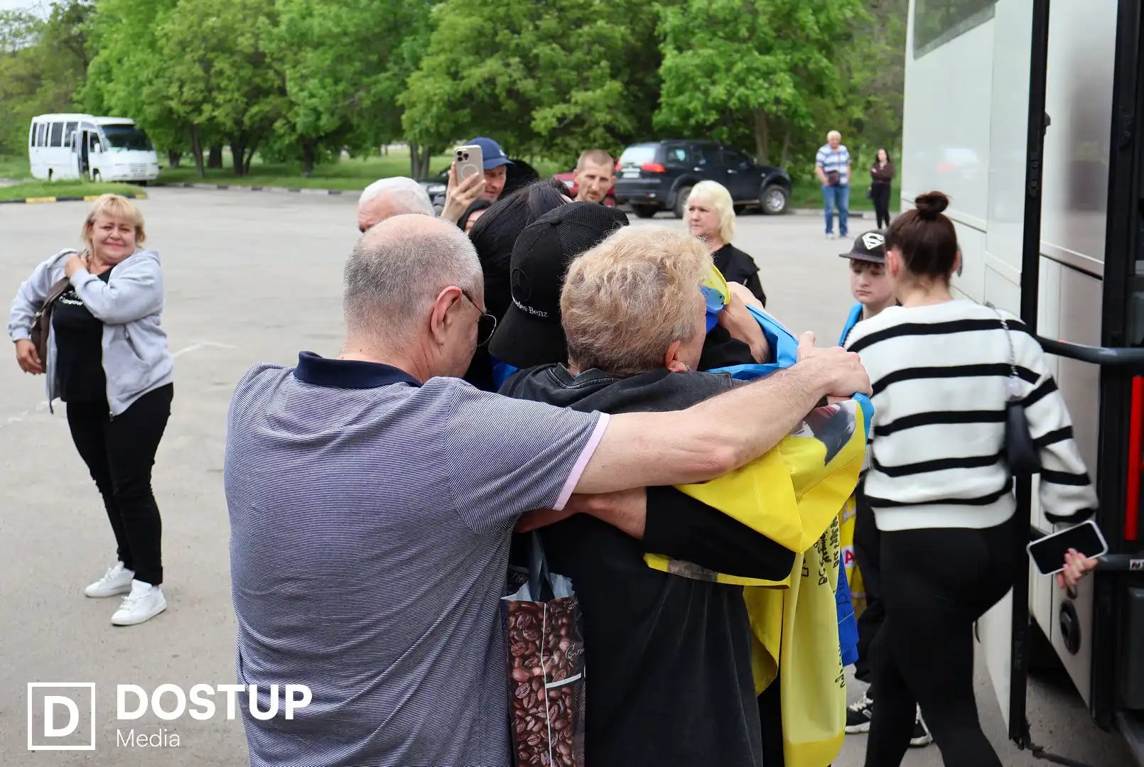 Родина зустріла звільненого з полону захисника з Кропивницького