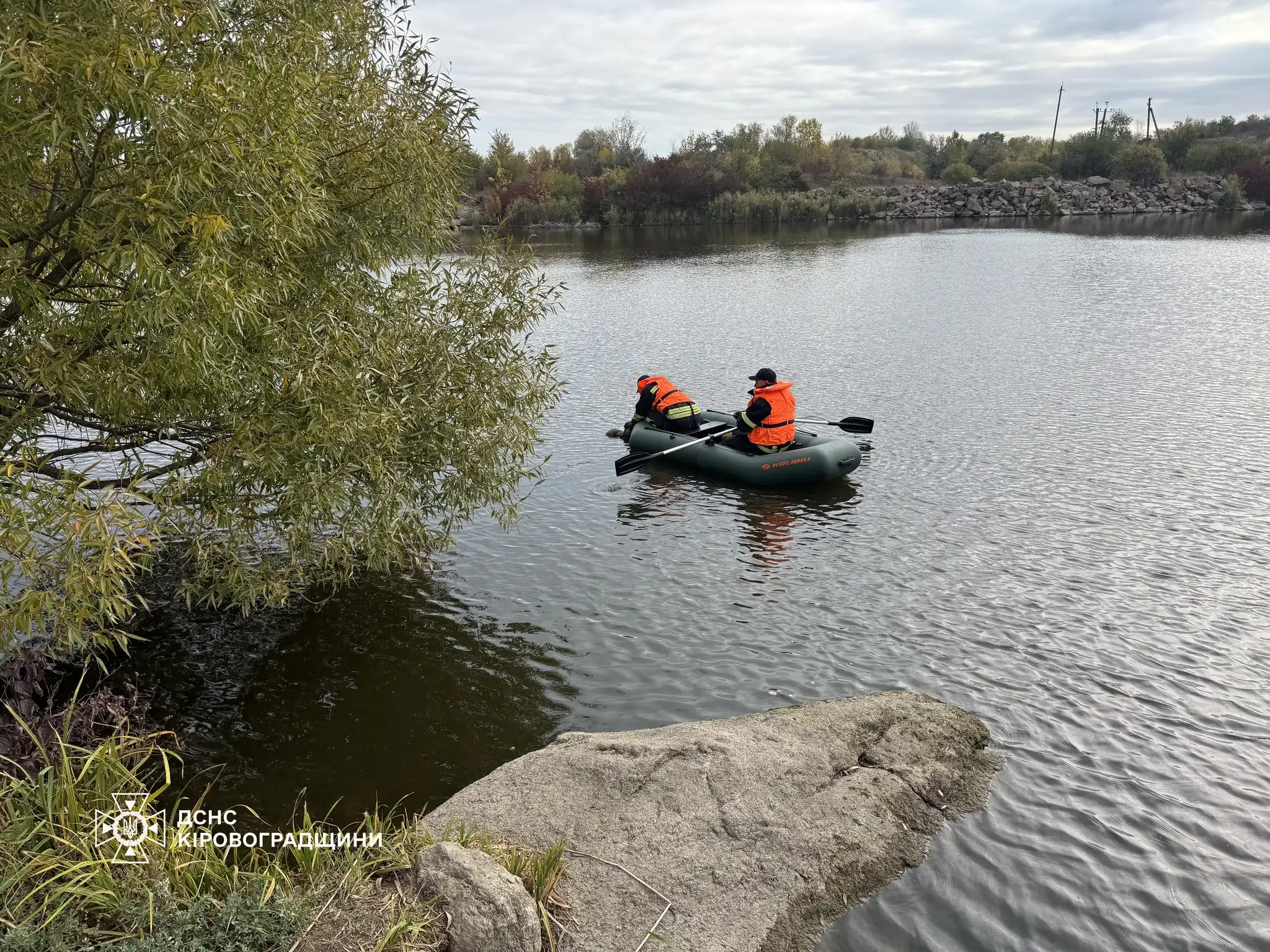 Рятувальники дістали тіло потопельника з річки на Кіровоградщині