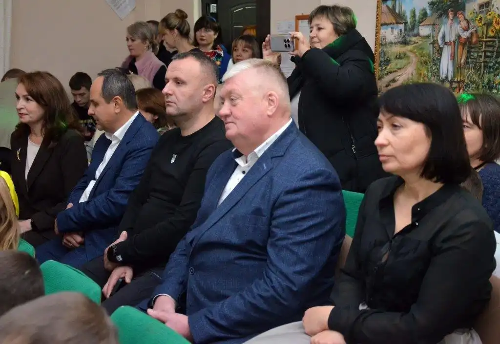 Юрій Дрозд привітав дітей у Новомиргородській спецшколі