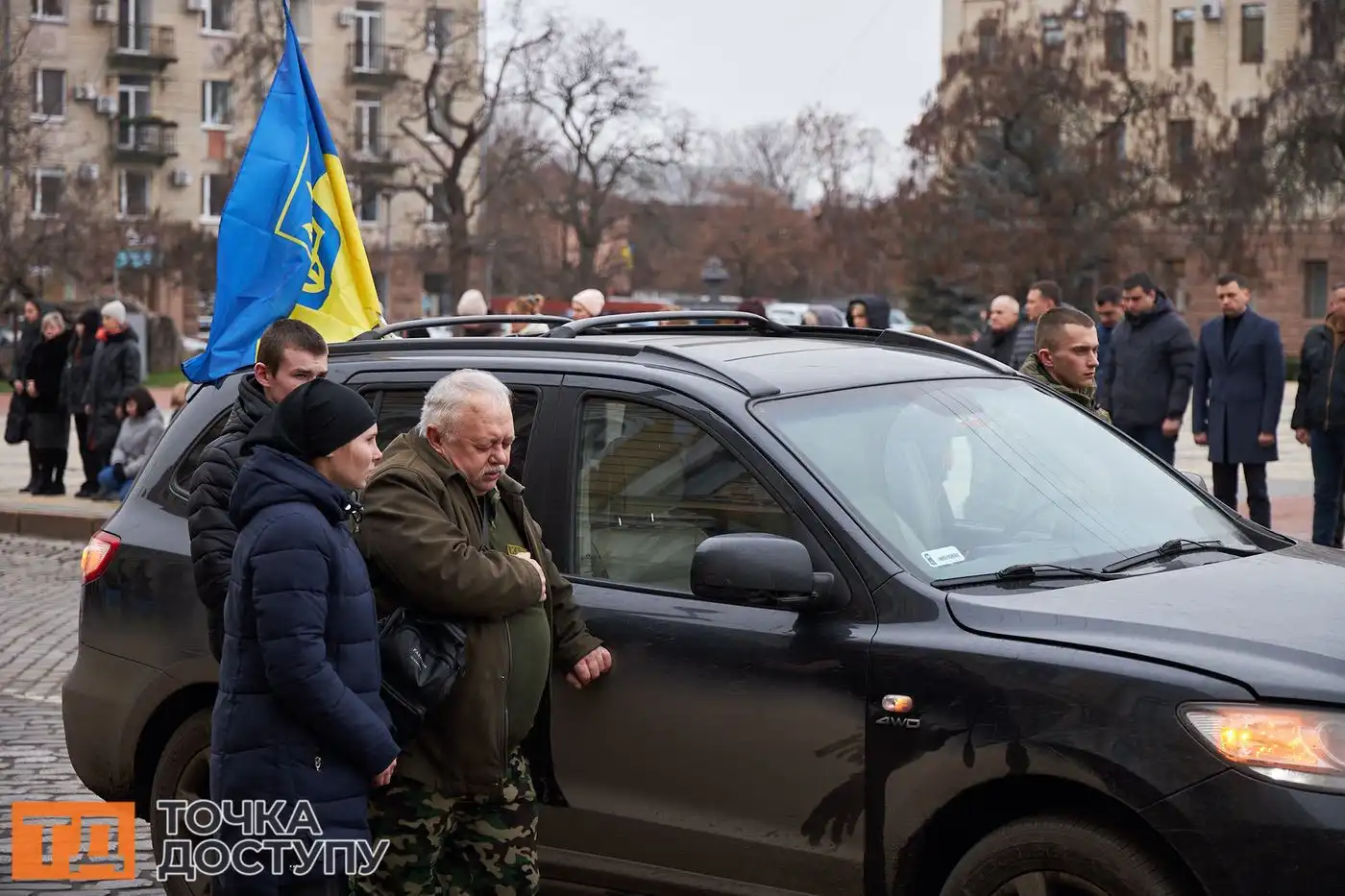 Захисники назавжди залишаться в серцях земляків як приклад відваги та честі.