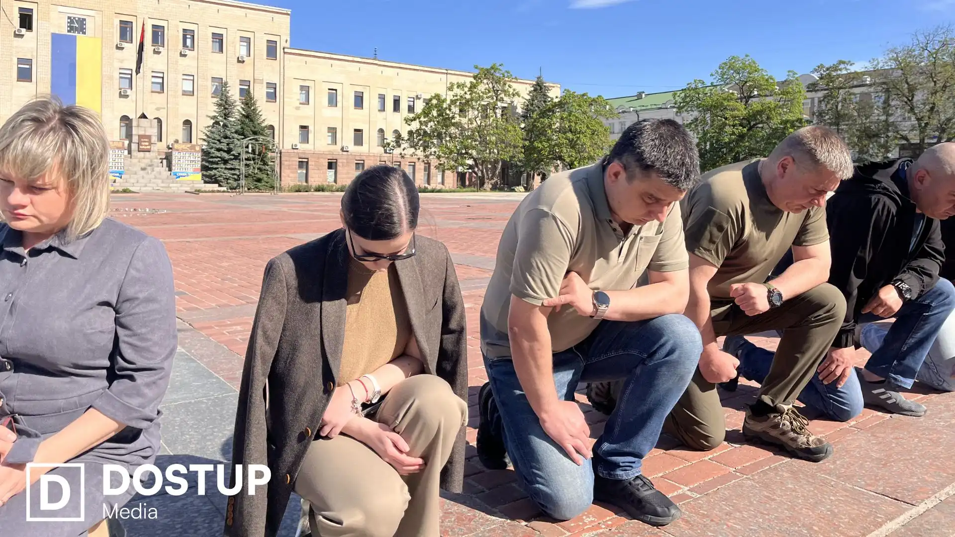 У Кропивницькому попрощалися з чотирма захисниками: містом проїхав траурний кортеж
