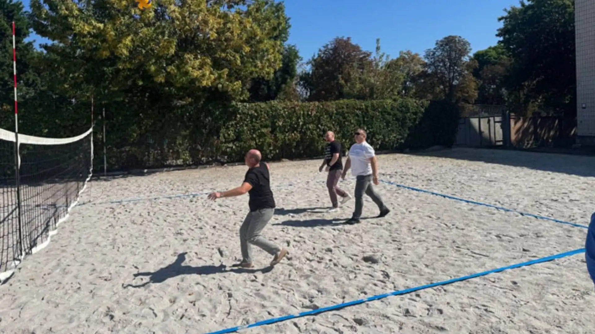 Університет у Кропивницькому відновив волейбольний майданчик: хто зможе тренуватися