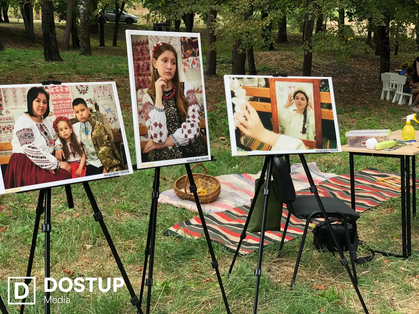 Інсталяція від місцевої культурної організації на фестивалі честі та пам'яті