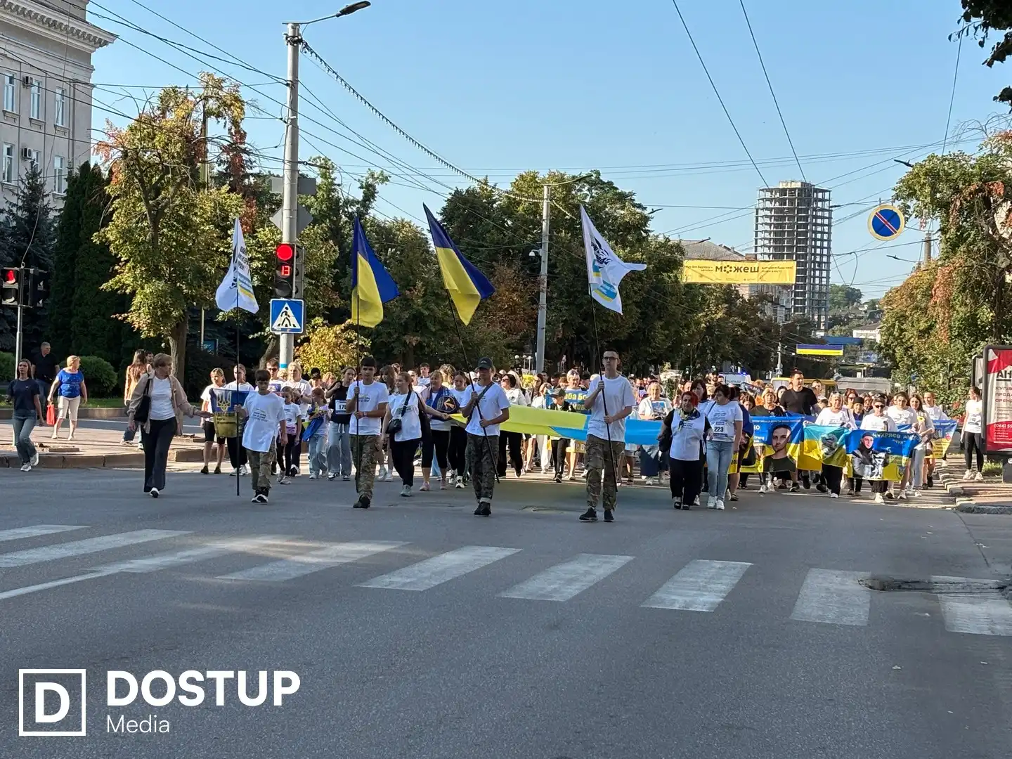 Фінішувальники забігу на площі Героїв Майдану в Кропивницькому