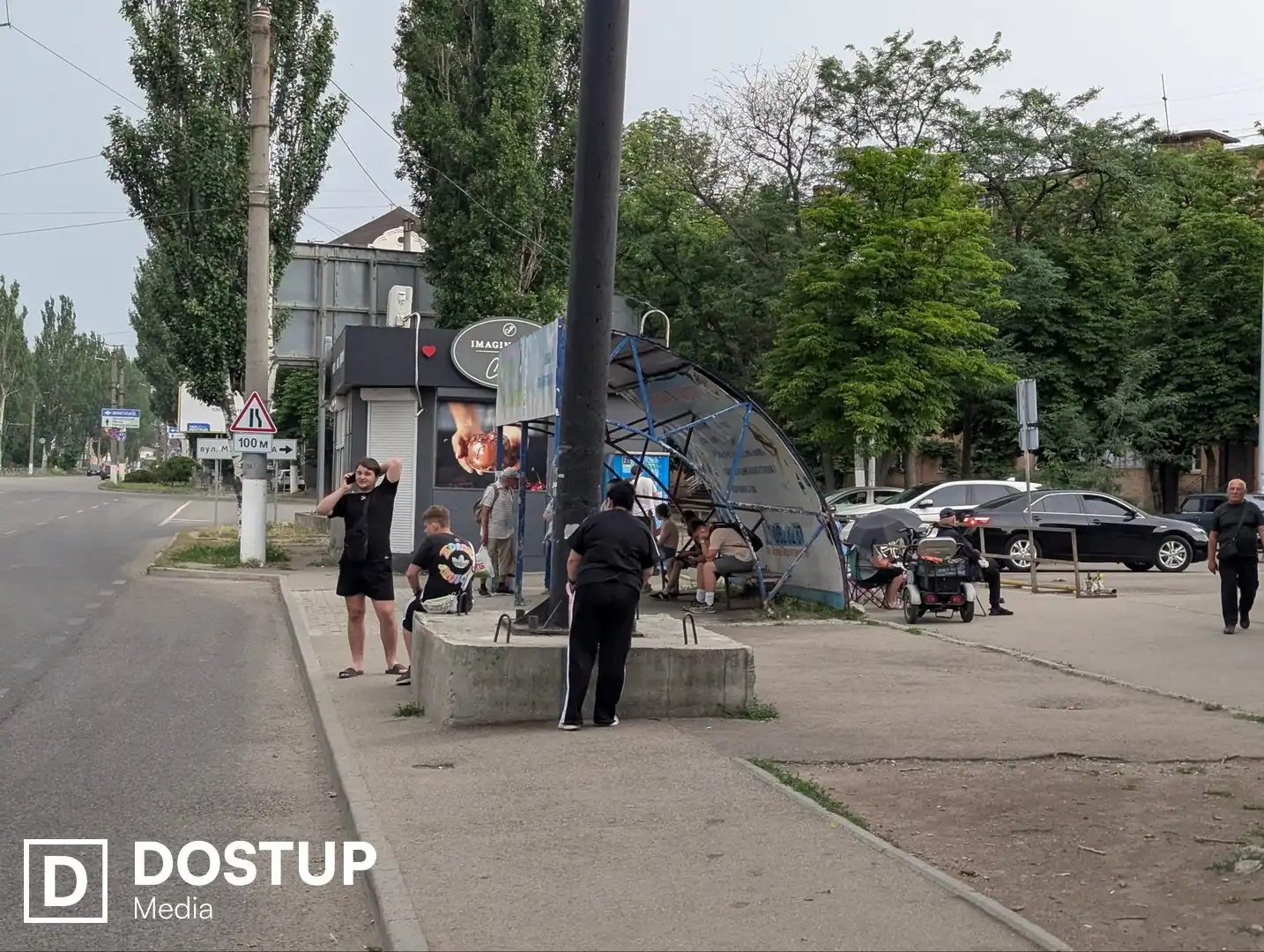 Білборд на зупинці громадського транспорту "вул. Євгена Маланюка" у Кропивницькому