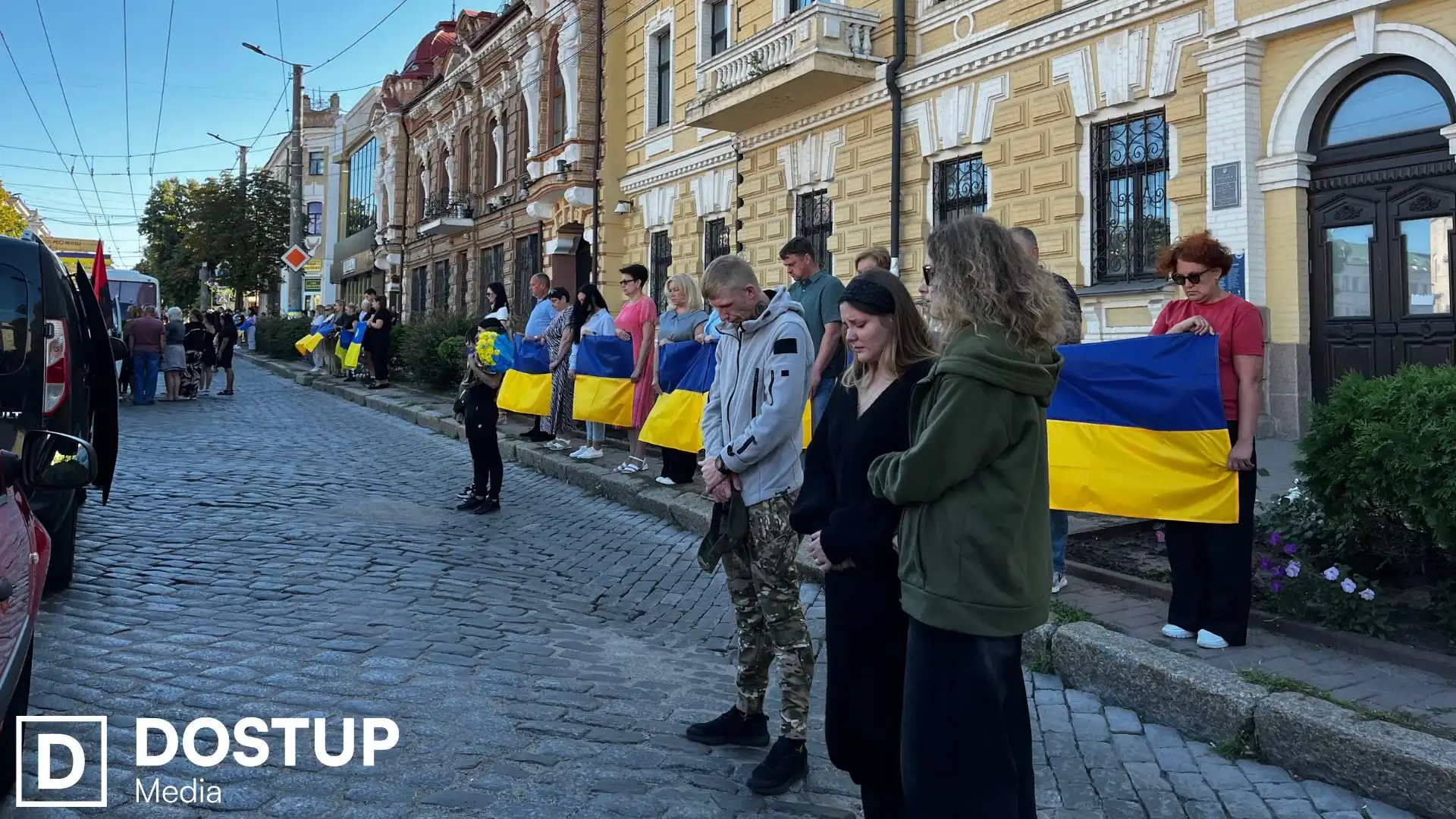 З трьома захисниками попрощалися у Кропивницькому: містом проїхав траурний кортеж