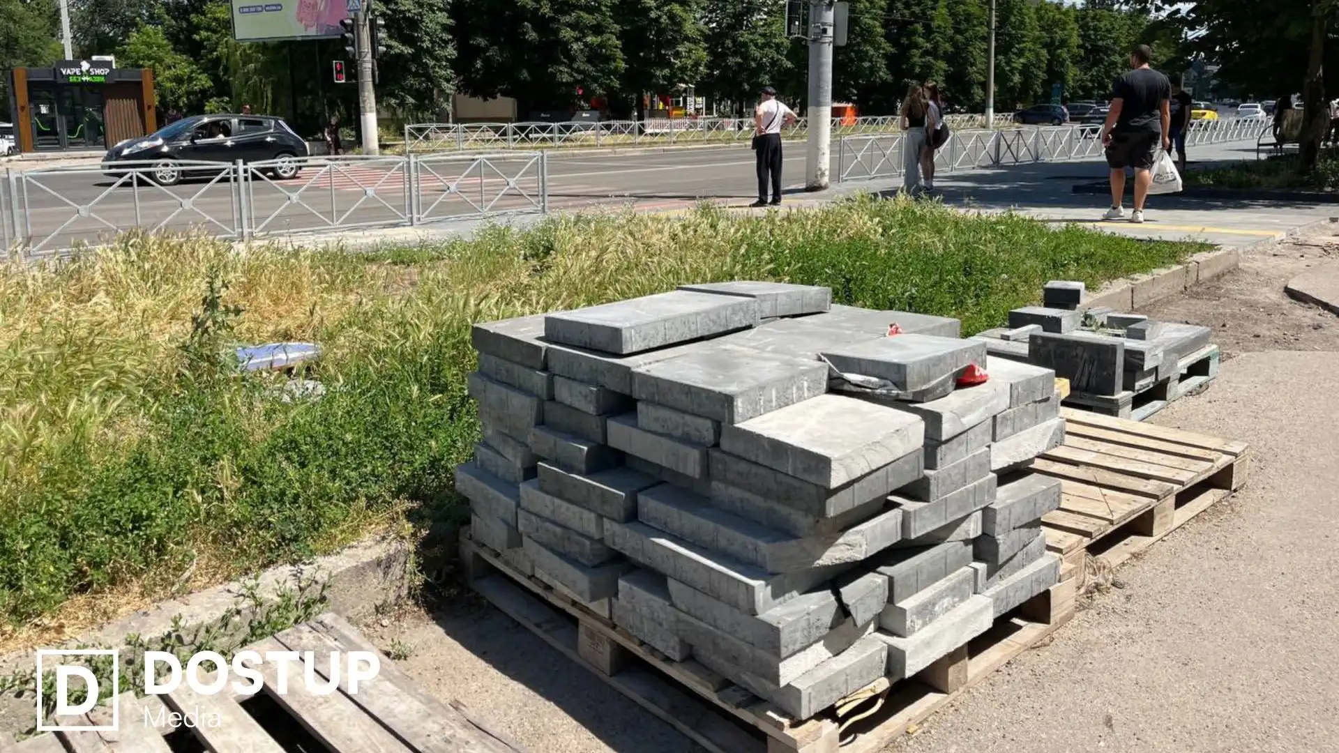 Безбар’єрний маршрут у Кропивницькому: які ділянки вже відремонтували та що далі