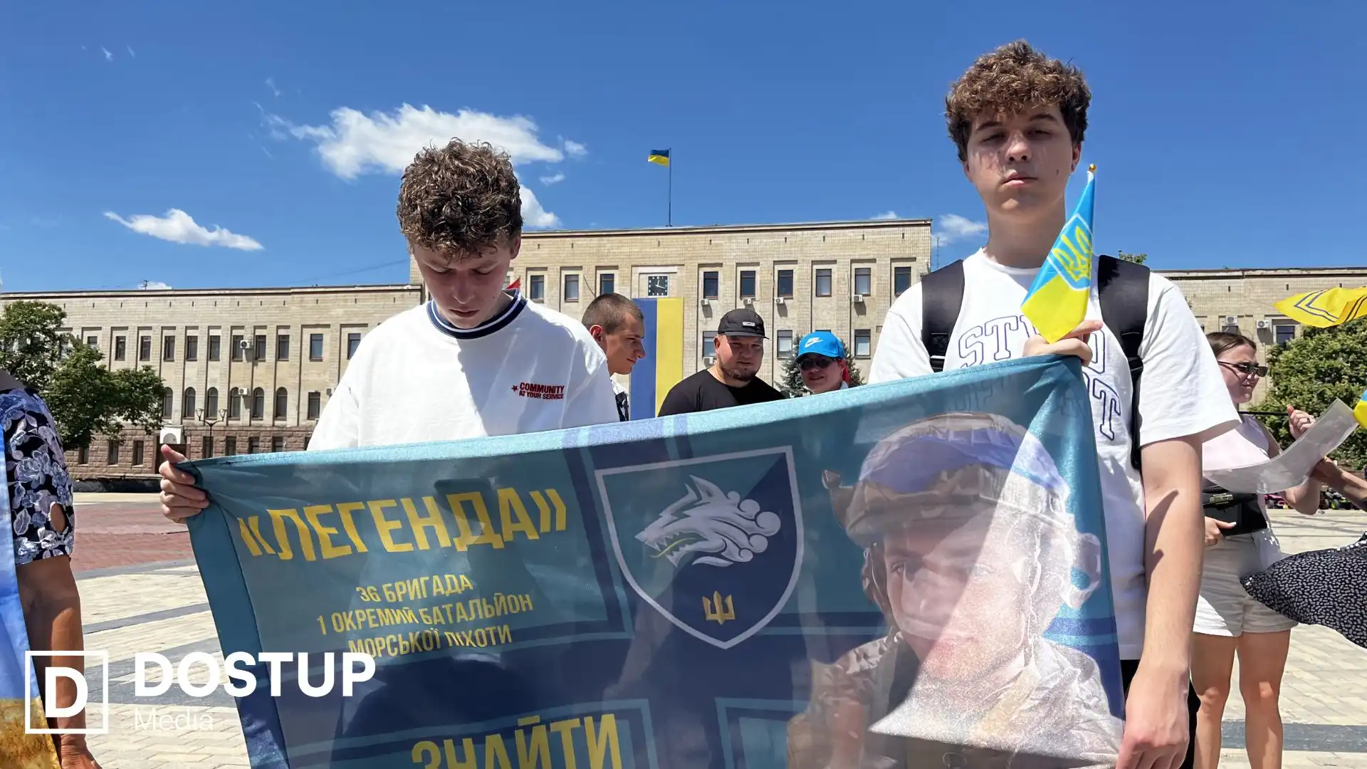 “Чекаємо і віримо в повернення”: у Кропивницькому рідні полонених і зниклих безвісти військових вийшли на акцію