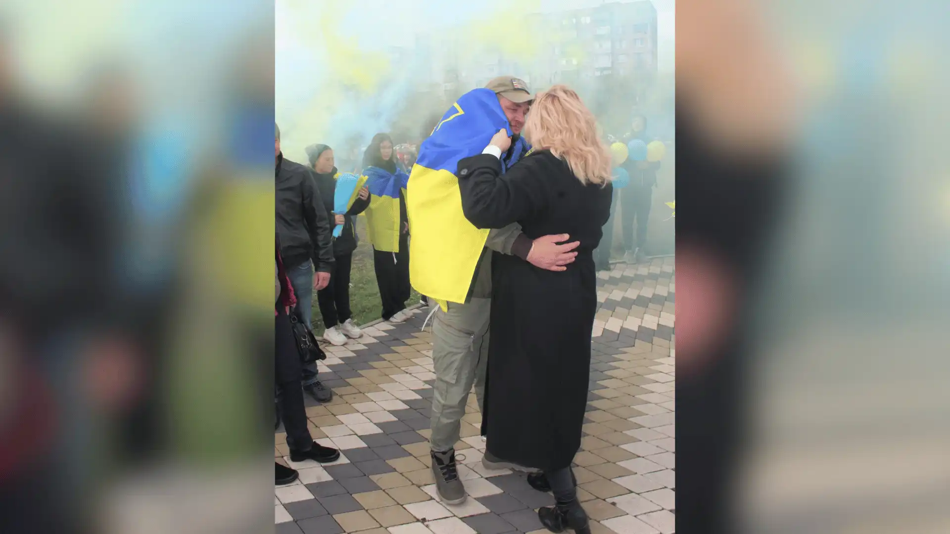 Зустріли звільненого з полону військового Олега Найденка