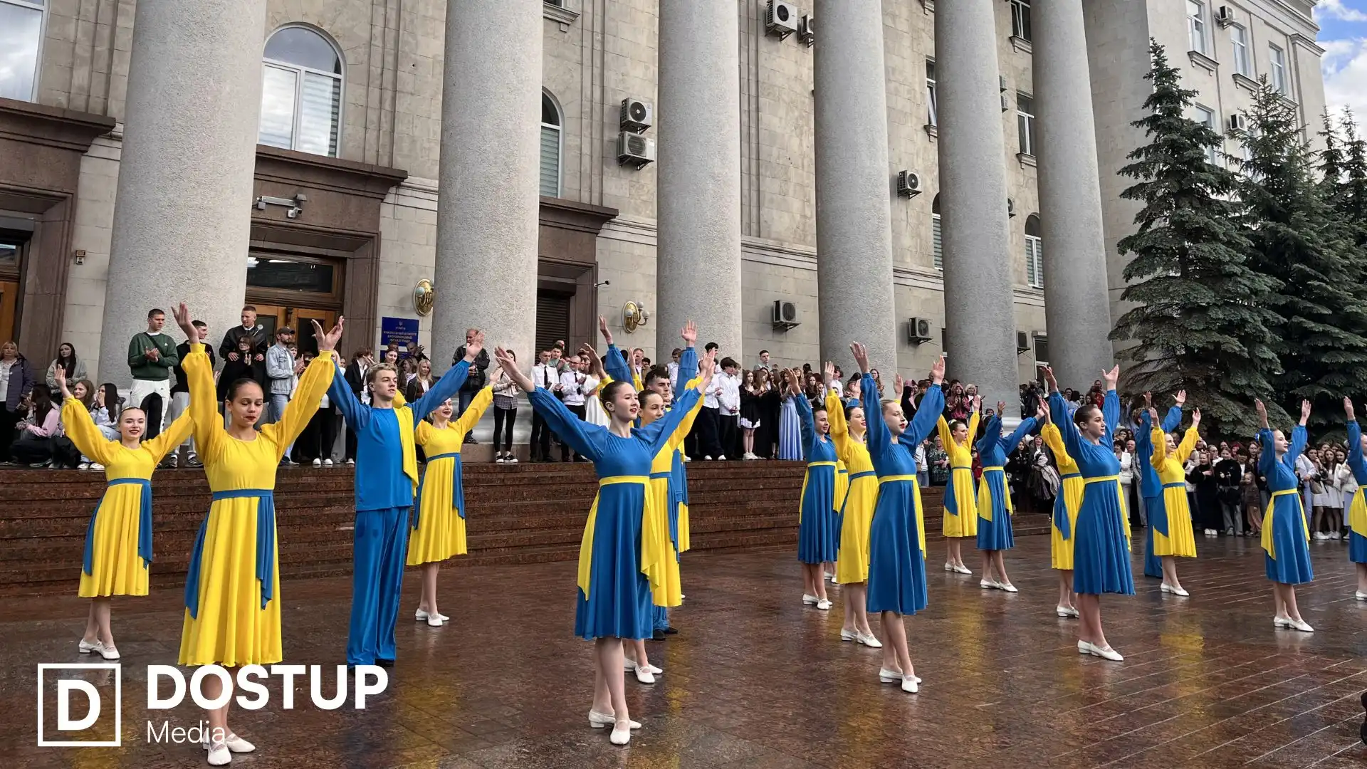 Фестиваль випускних вальсів відбувся у Кропивницькому (ФОТО)