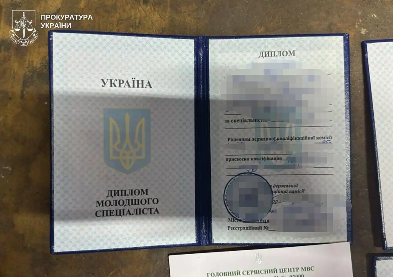фіктивні документи виготовляли на Кіровоградщині. Продавали в Україні, Польщі і Чехії