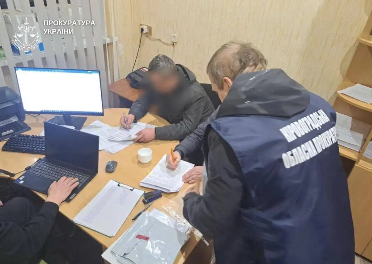 підозрюють у вимаганні грошей керівника міськради у Кіровоградській області