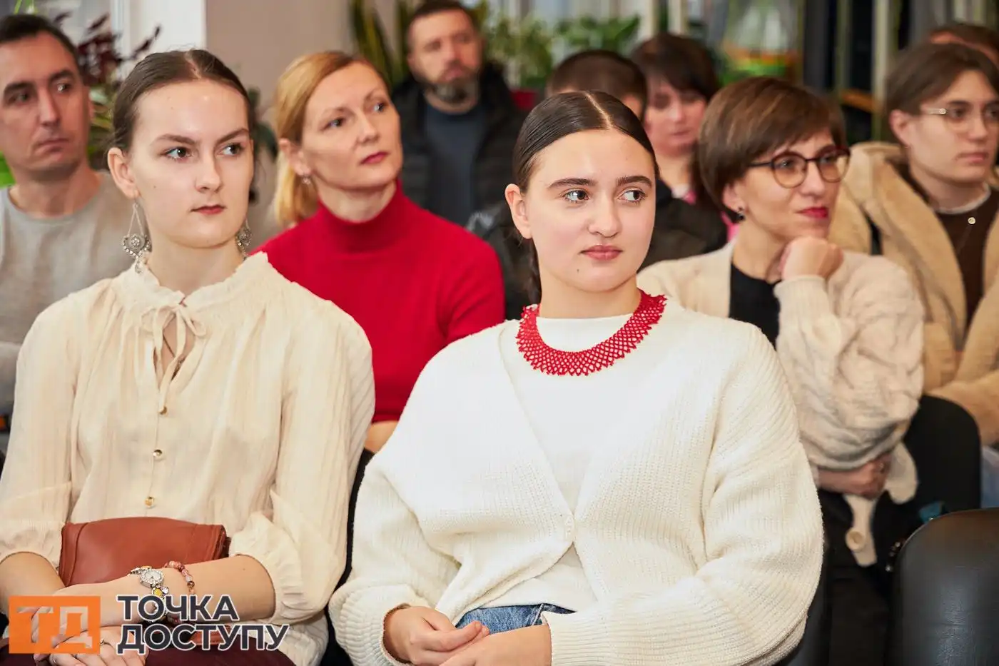 Про нав’язаний “образ жертви” та міфи про українську історію: у Кропивницькому виступив Олександр Алфьоров