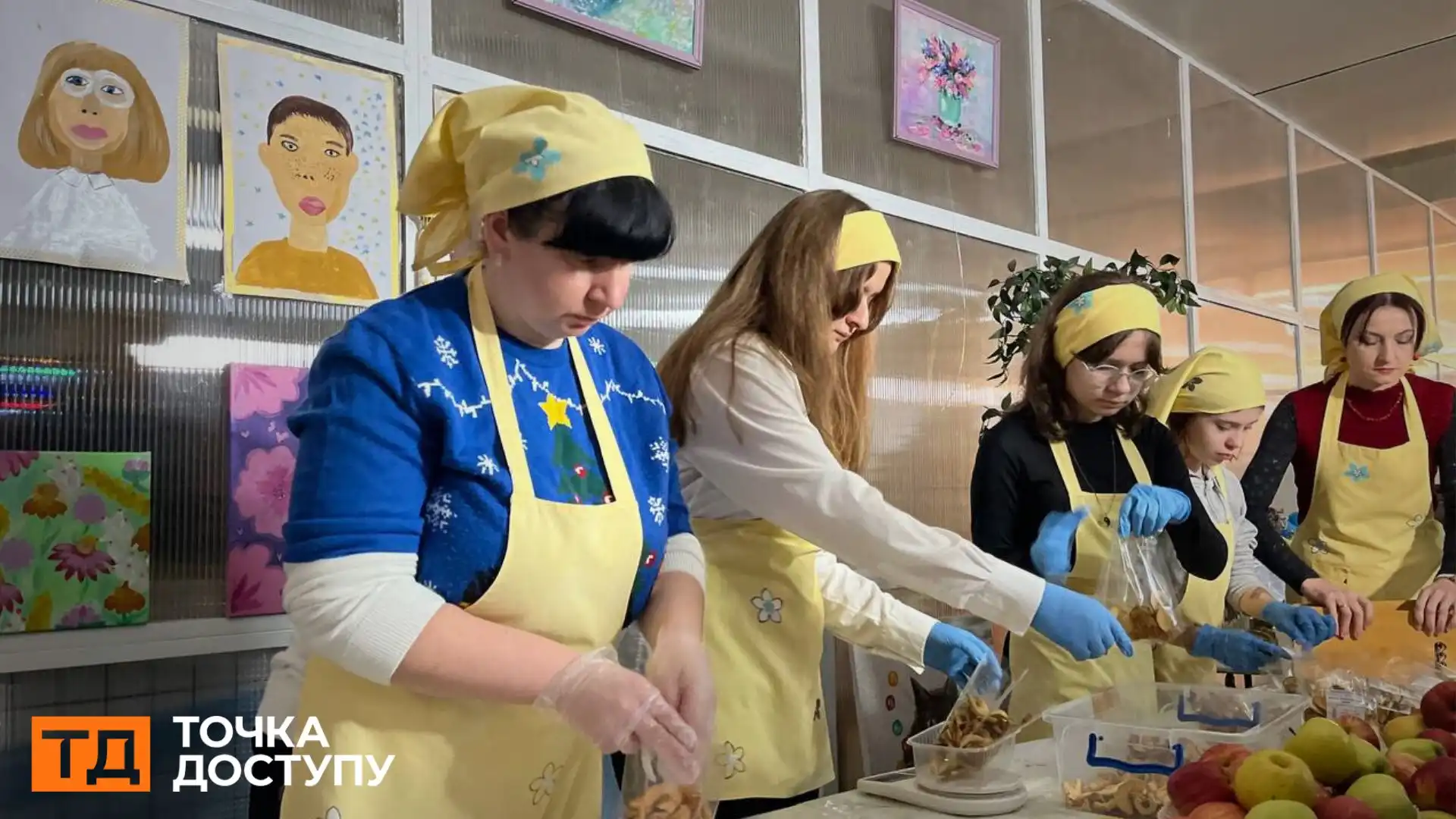 “Корисні смаколики від зайчика”: як у Кропивницькому вже два роки діти й родини допомагають фронту