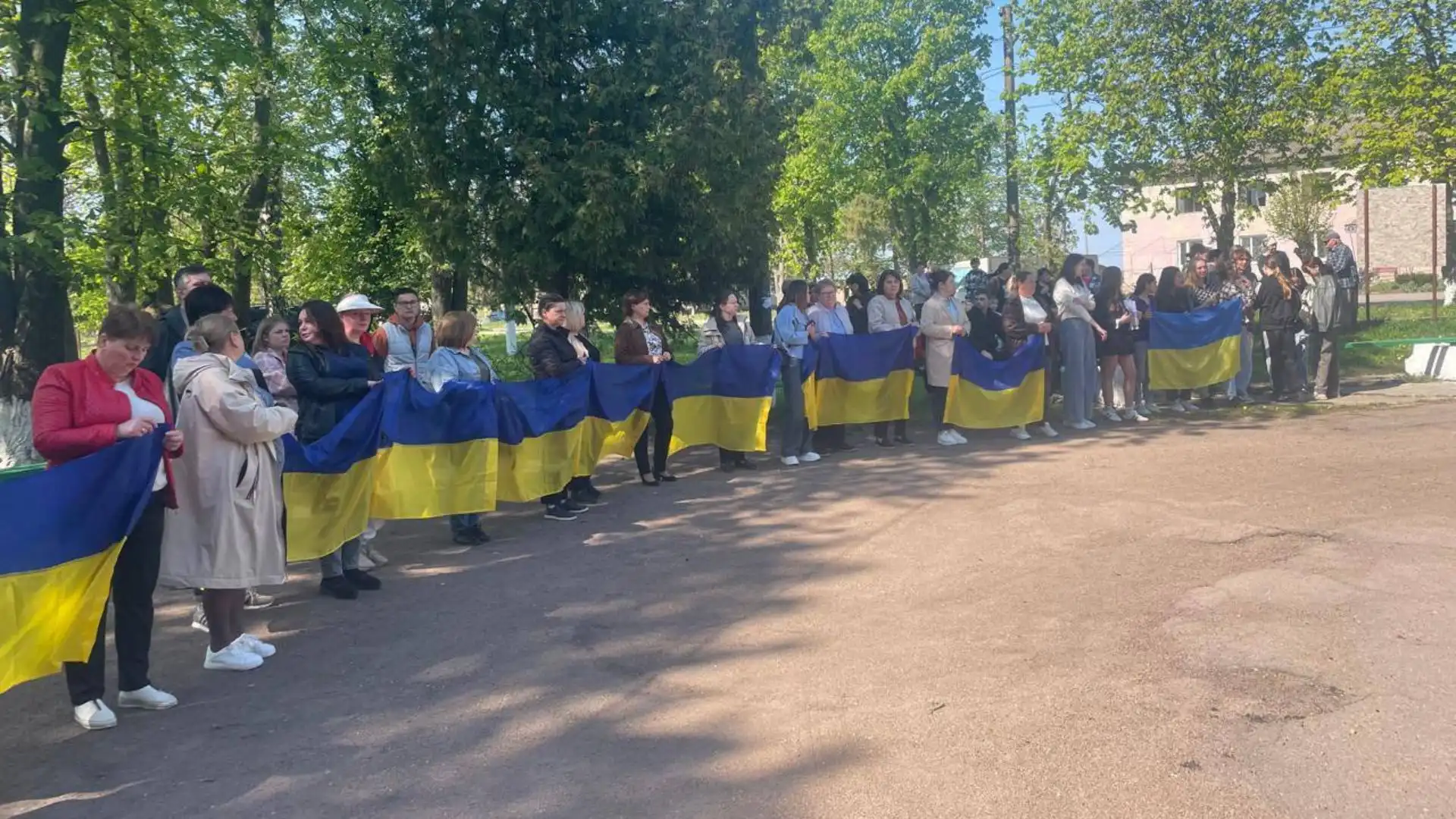 Звільненого з полону захисника Павла Лопатинського зустріли на Кіровоградщині