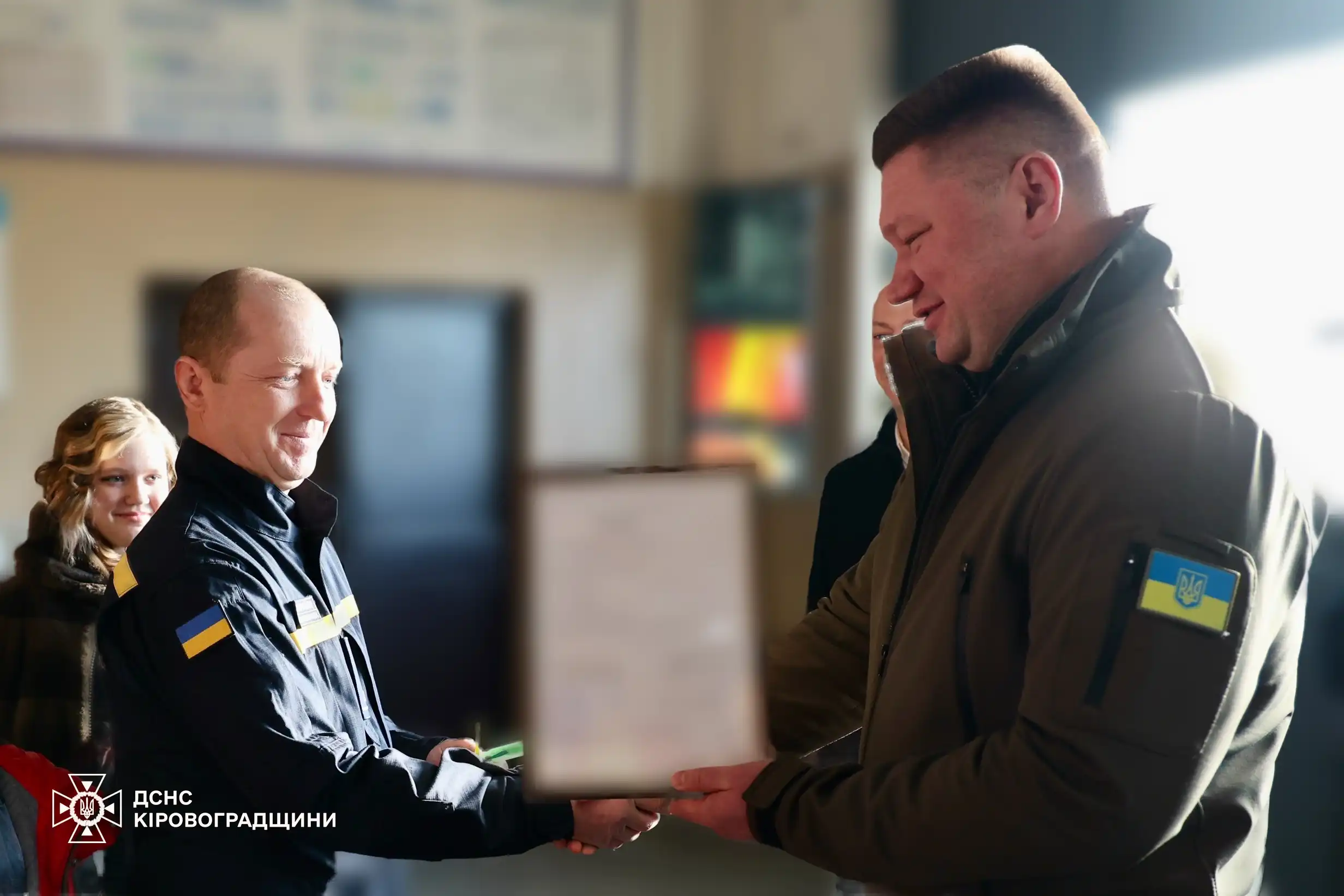 Дві родини рятувальників на Кіровоградщині отримали ключі від службових квартир