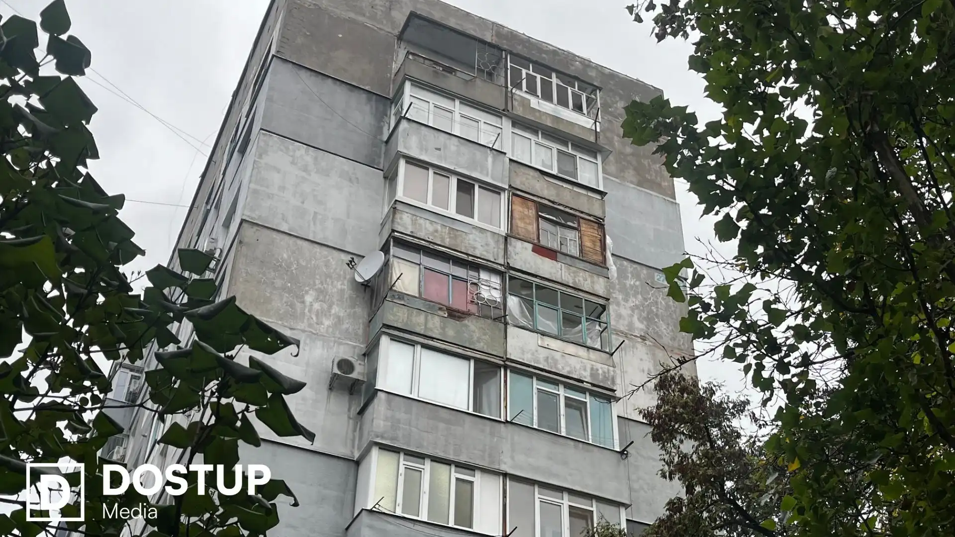 Що з дахом, ліфтом і вікнами: як відновлюють будинок на Героїв України у Кропивницькому після російської атаки