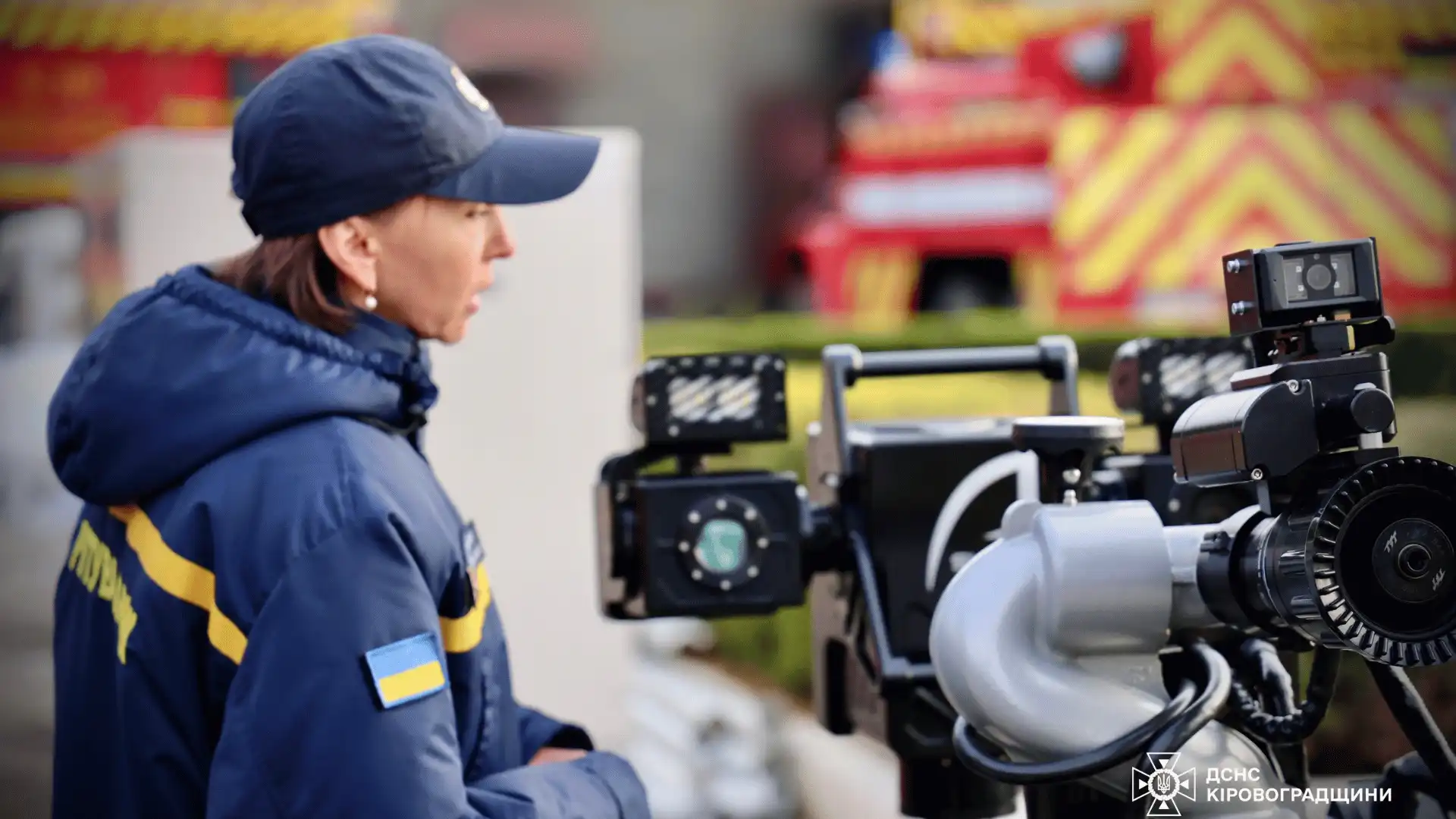 Керуватимуть процесом гасіння пожежі дистанційно: рятувальники Кіровоградщини отримали нову техніку