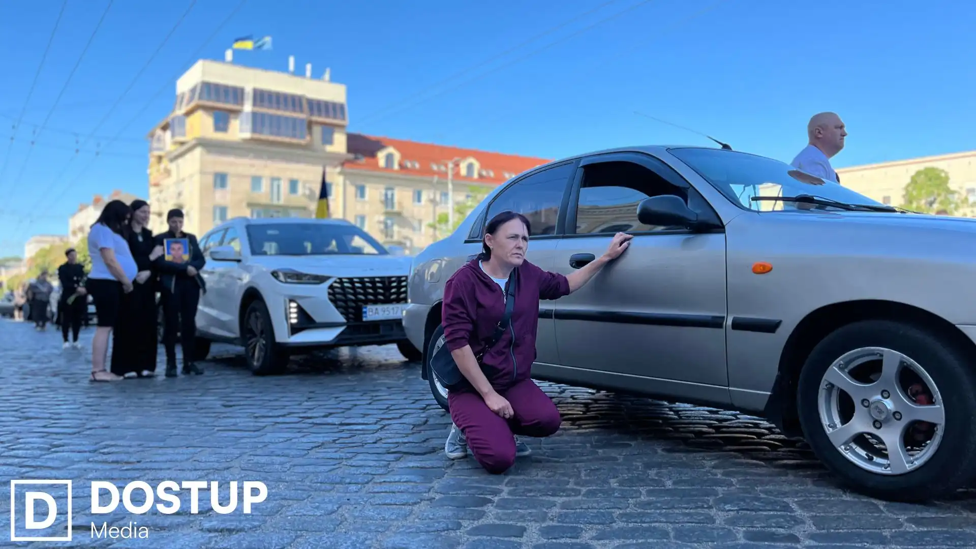 З трьома захисниками попрощалися у Кропивницькому: містом проїхав траурний кортеж